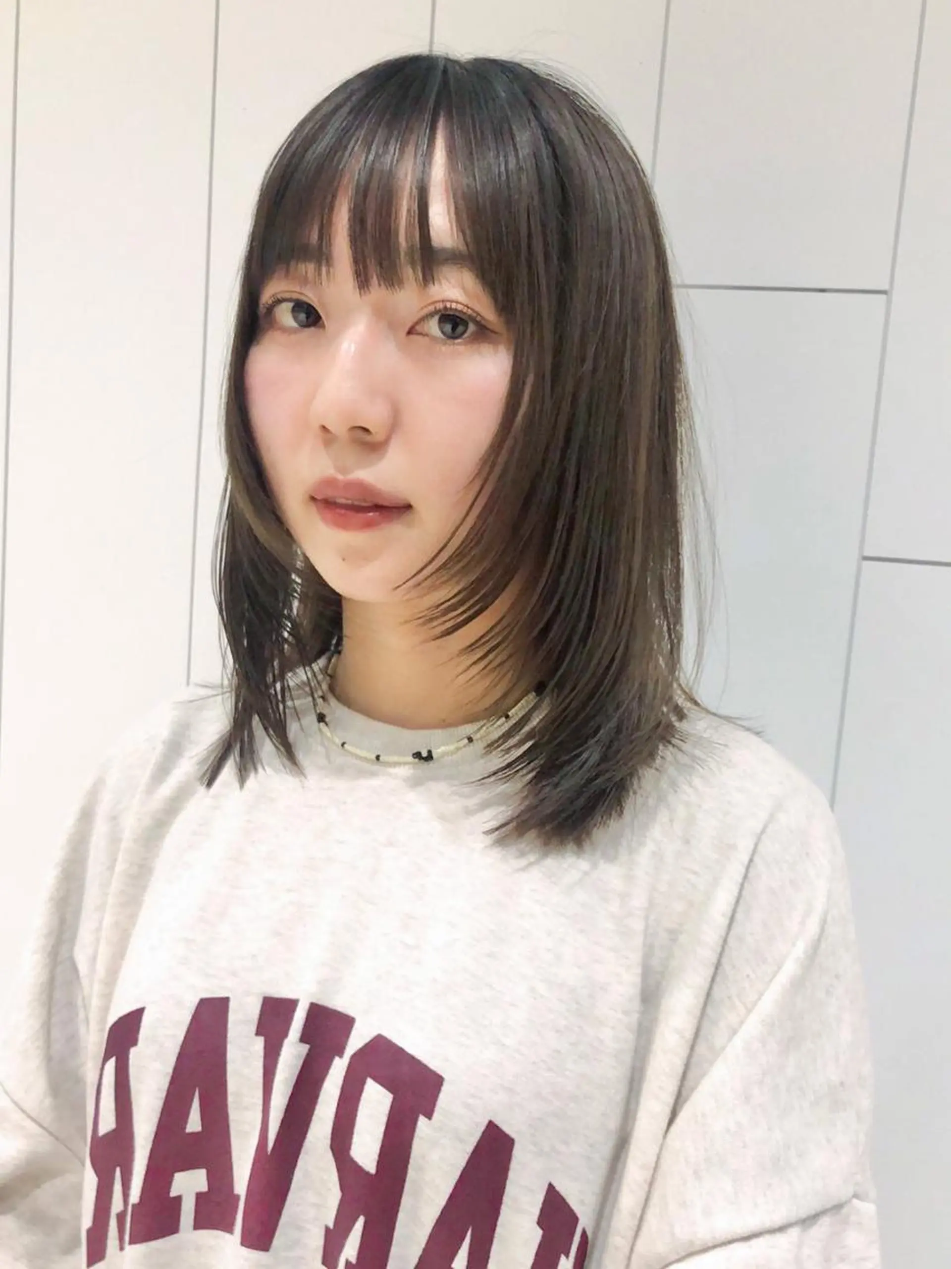 ミディアム カラー パーマ ヘアアレンジ ベージュカラー オリーブベージュ 顔まわりレイヤー レイヤーカット ITbyALBUM 藤沢店のヘアスタイル