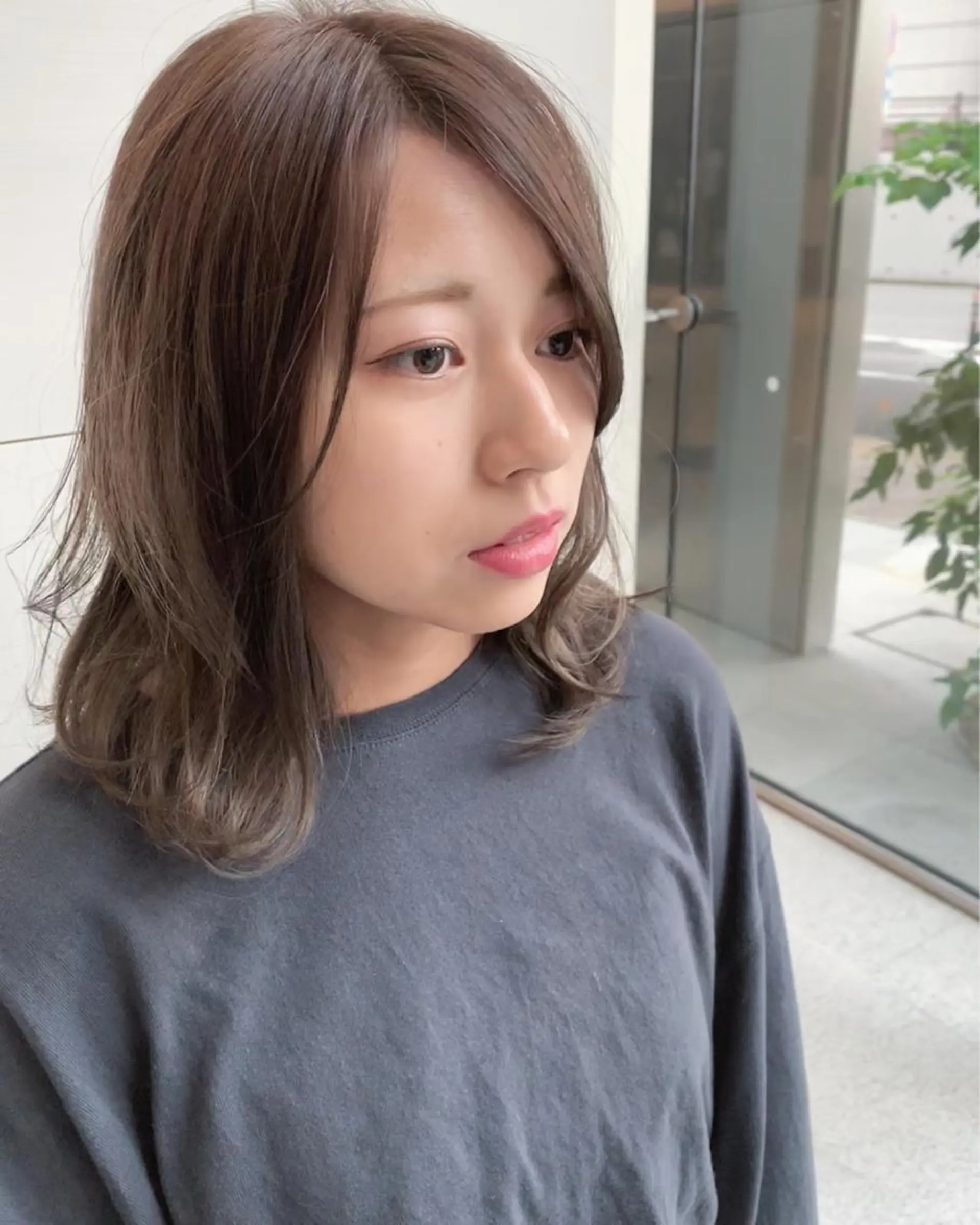 セミロング カラー K. SUZUKAのヘアスタイル