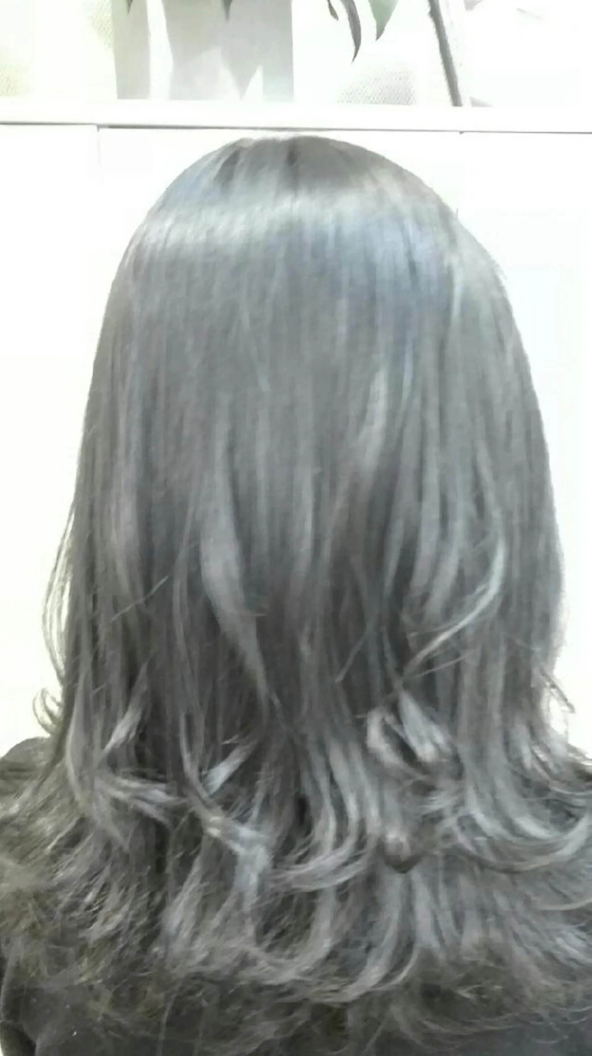 ミディアム カラー パーマ ヘアアレンジ メンズ マツエク・マツパ キッズ ネイル メンズハイライト メンズインナーカラー アッシュ アッシュグレー アッシュグレージュ ヘアカラー トリートメント MEGUMI megumiのヘアスタイル