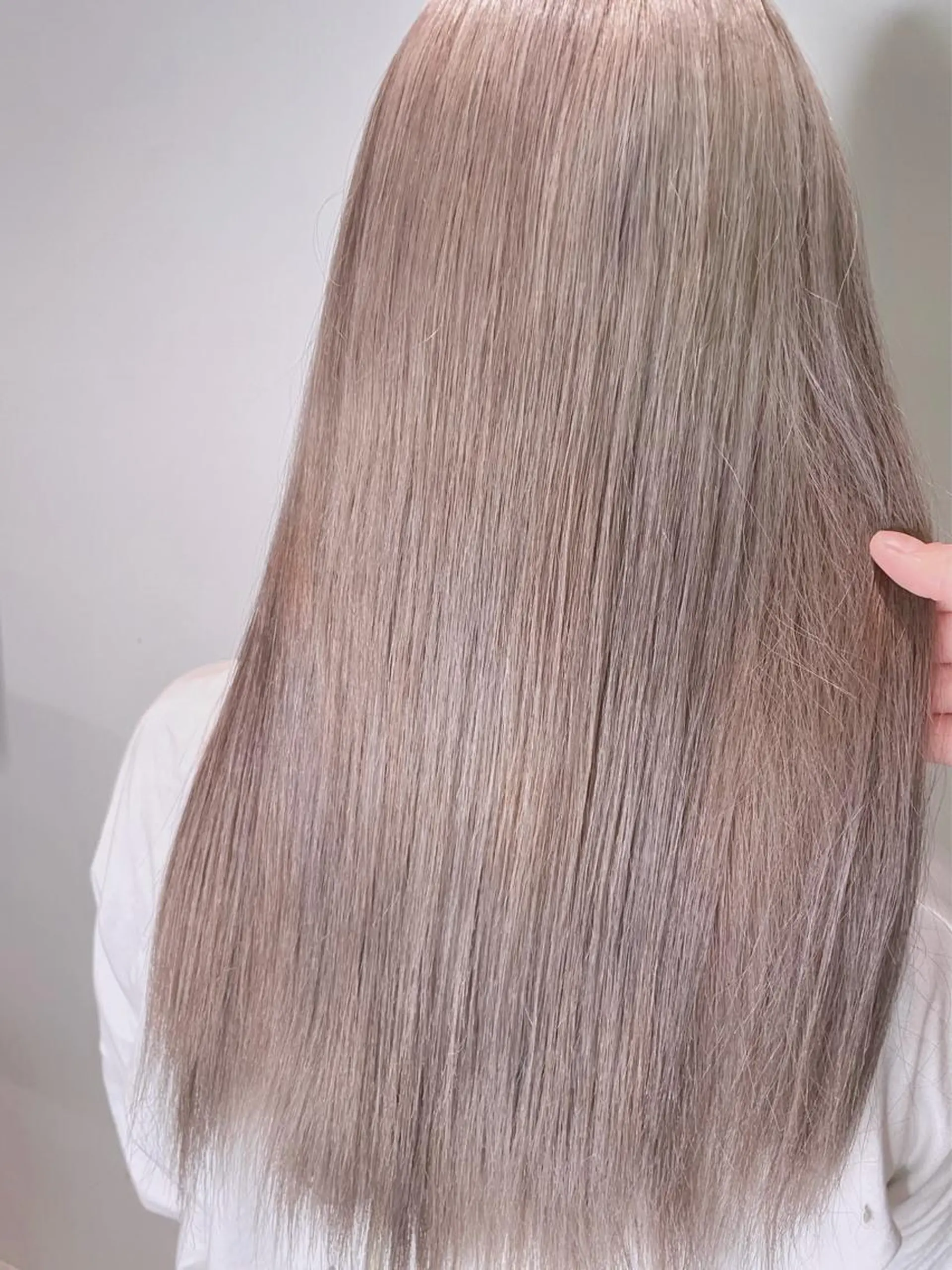 セミロング カラー ヘアカラー トリートメント ☁️ケアブリーチ￤ ウルフ￤Shioriのヘアスタイル