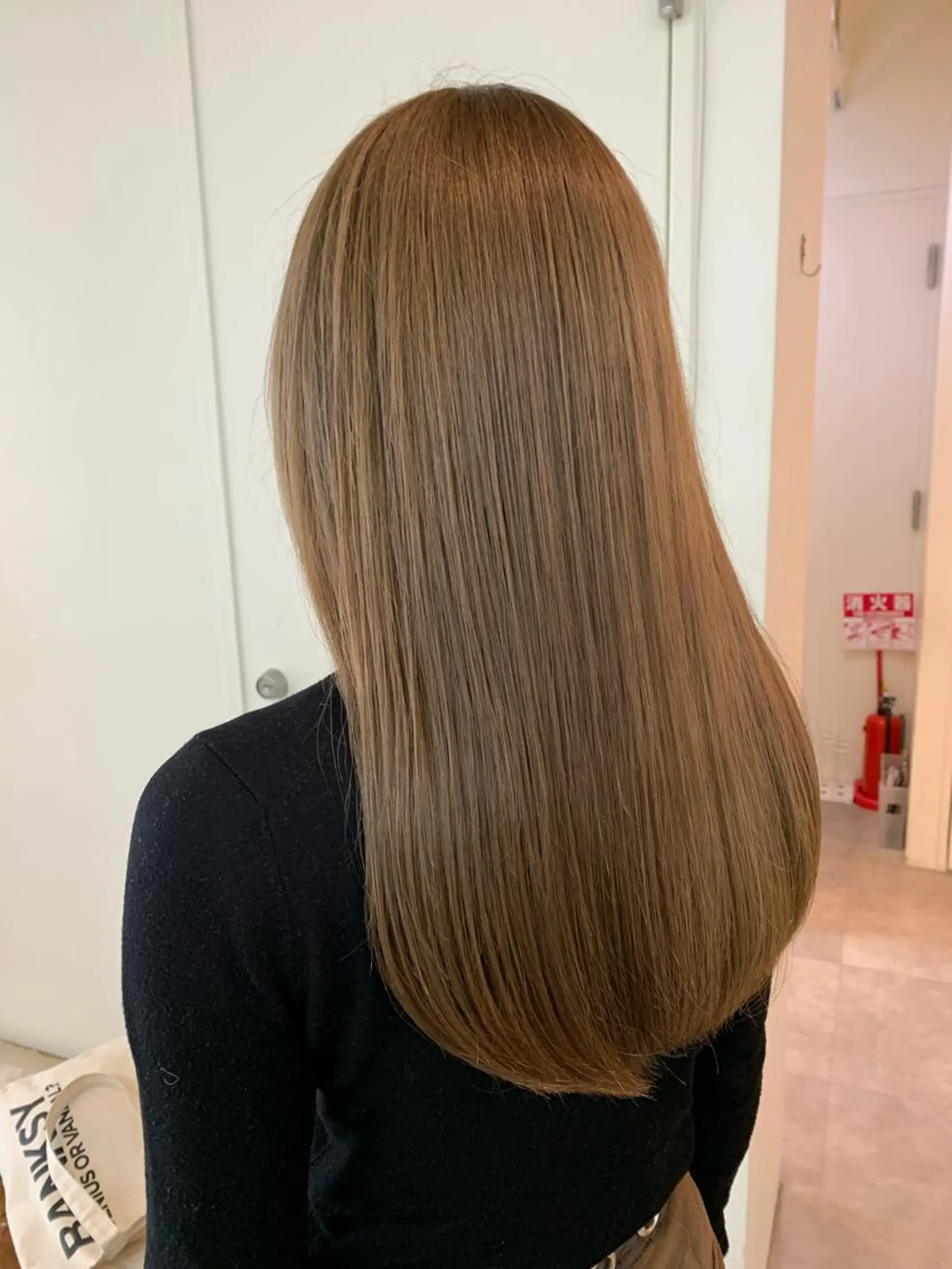 セミロング カラー AR.MARA サトウヒカルのヘアスタイル