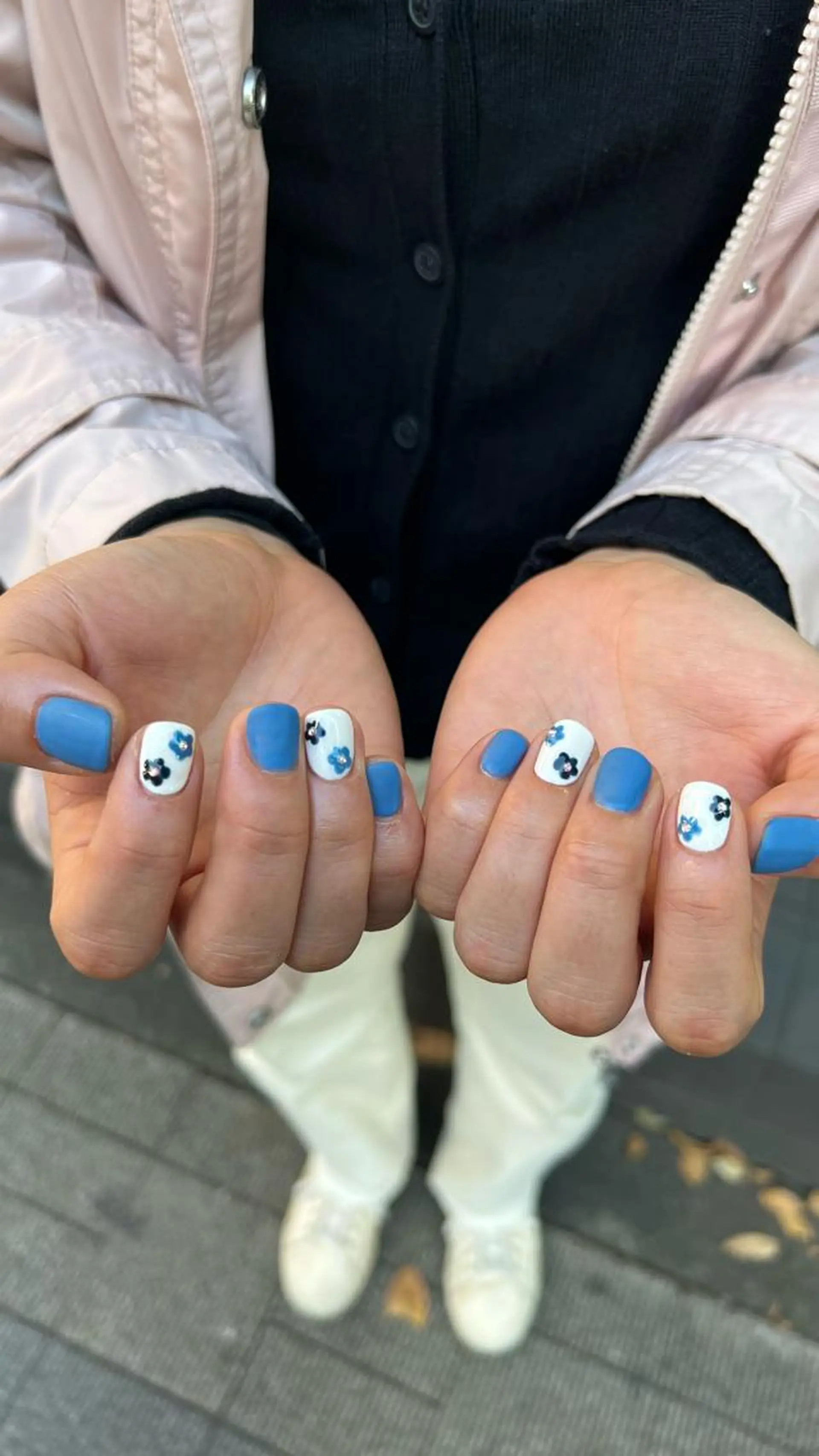 ネイル 暖色ｶﾗｰ/ﾚｲﾔｰ ｶｯﾄ/Yunaのヘアスタイル