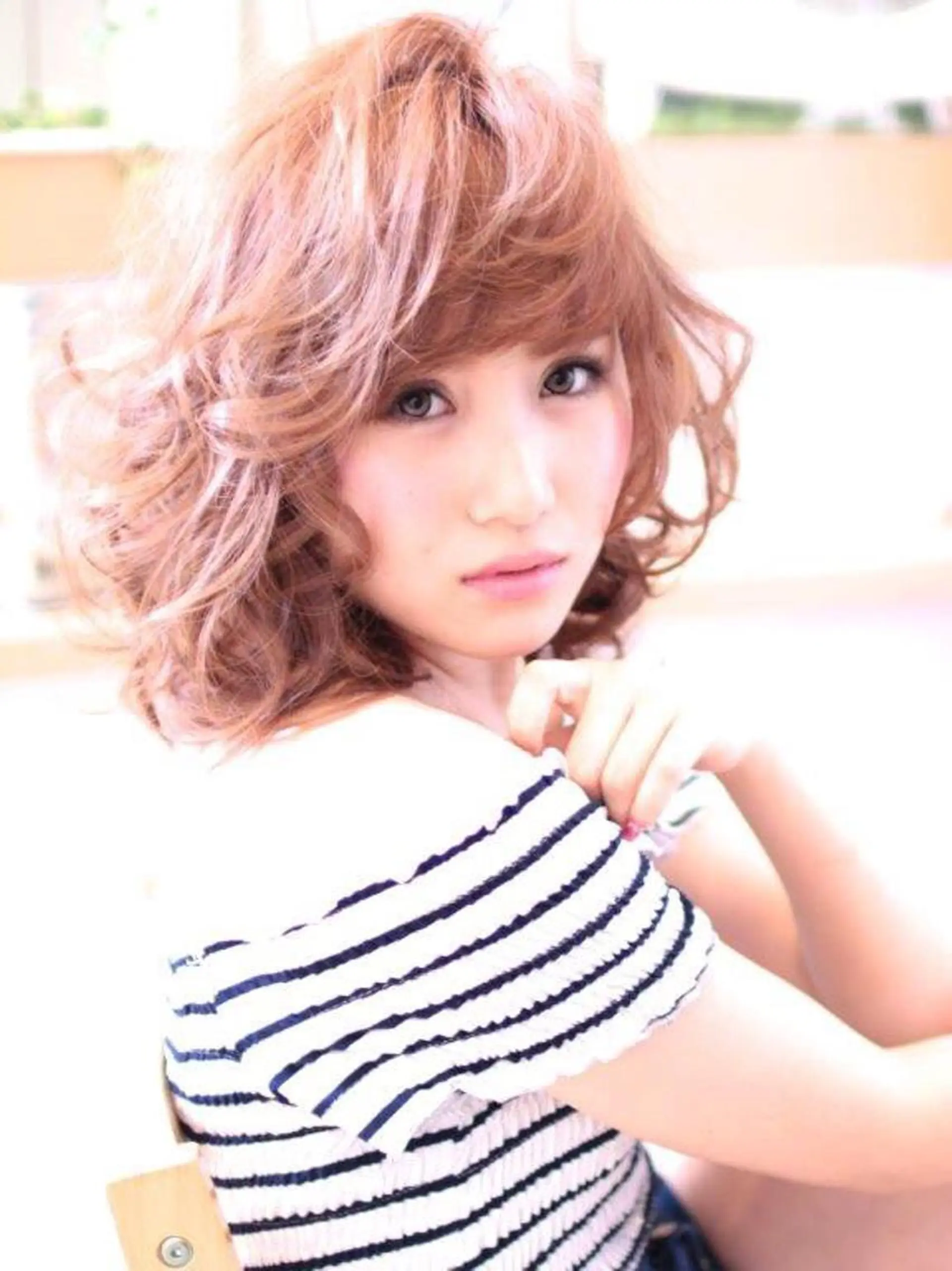 ミディアム カラー パーマ 丸みショートボブ/ タッセルボブ 吉野のヘアスタイル