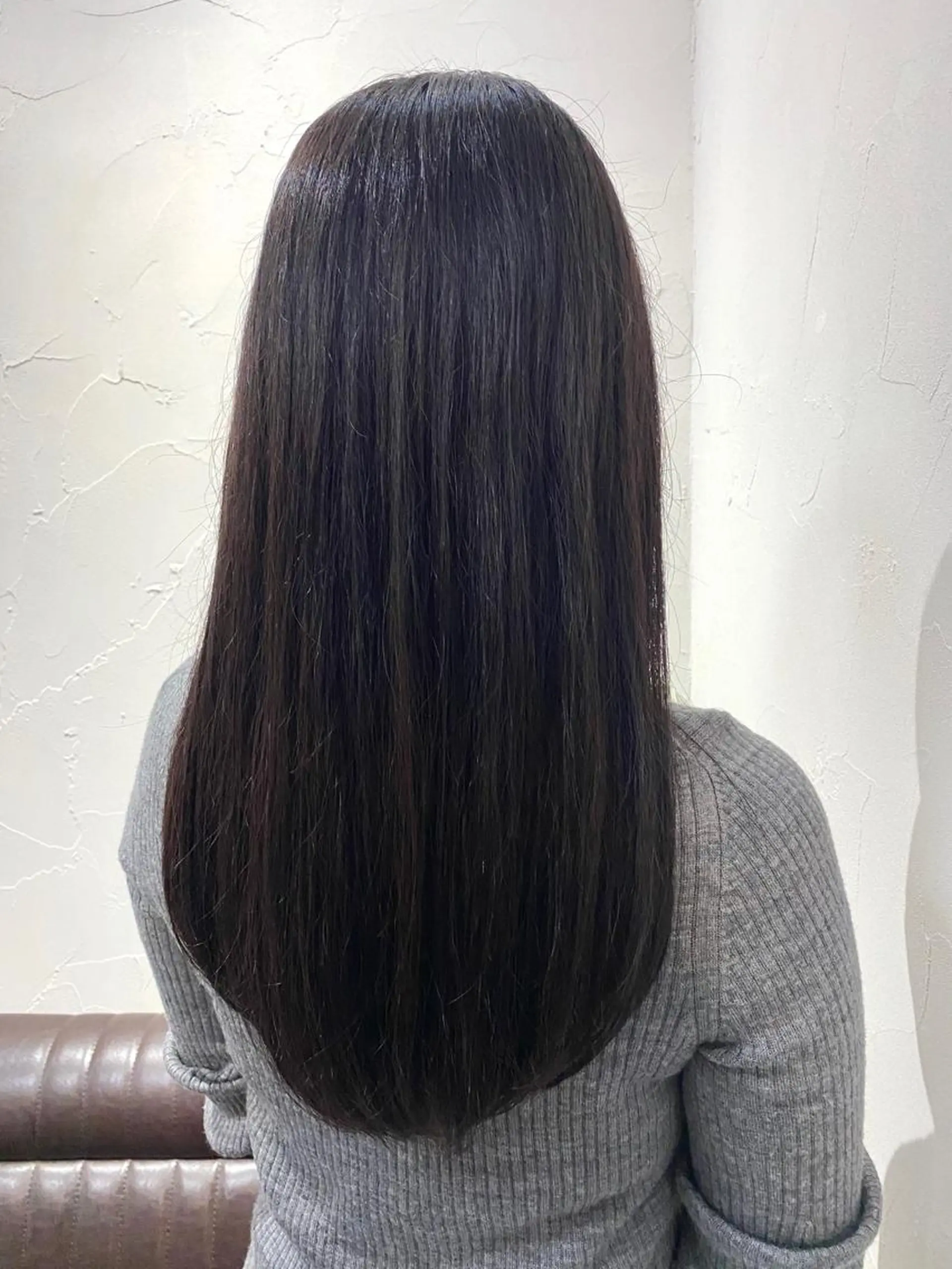 セミロング チョコレートブラウン 鈴木 咲輝のヘアスタイル