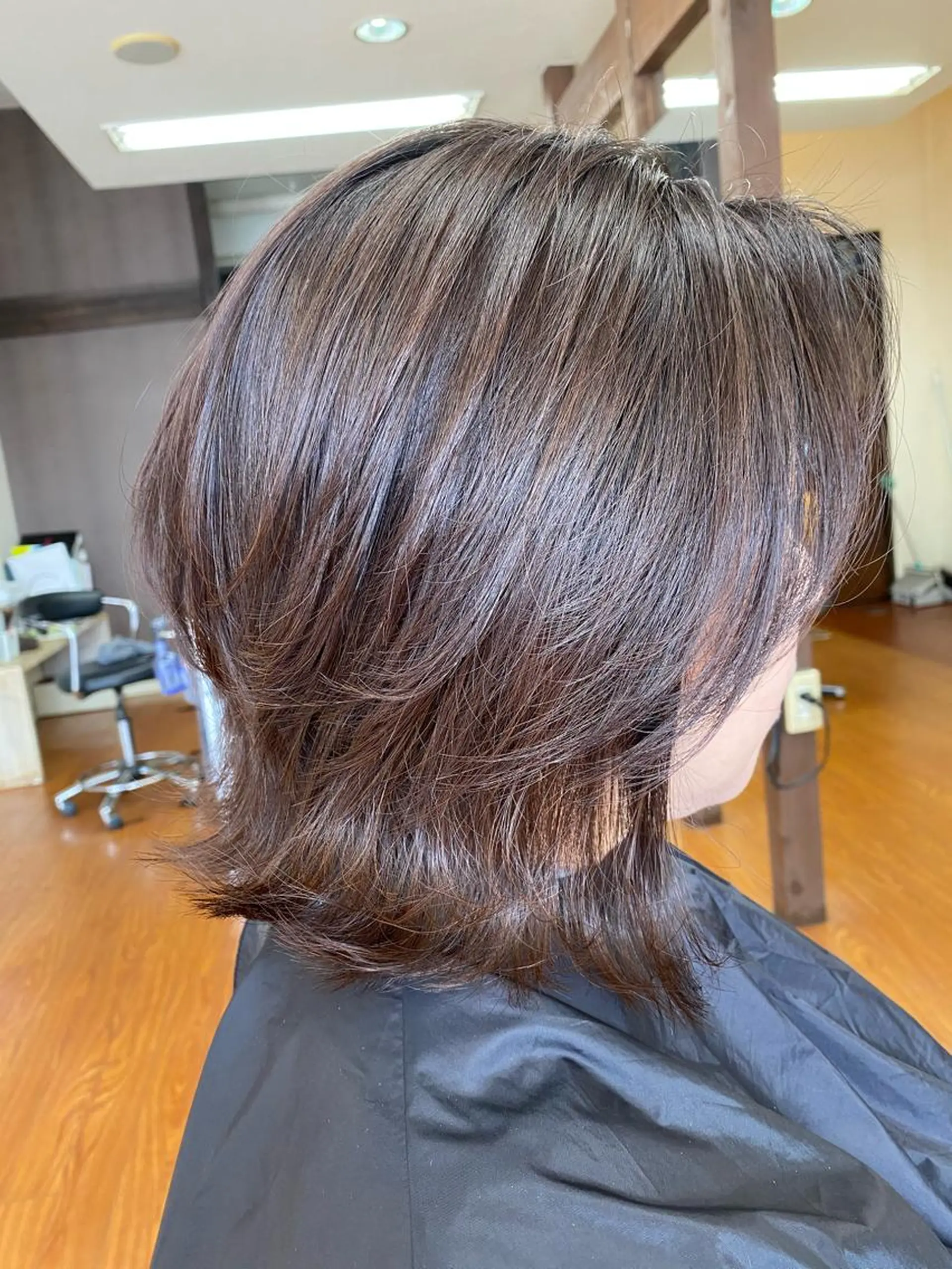 ミディアム カラー ミディアムレイヤー アッシュ アッシュブラウン ブラウンカラー レイヤーカット hair stage truth所属・森 健人のヘアスタイル