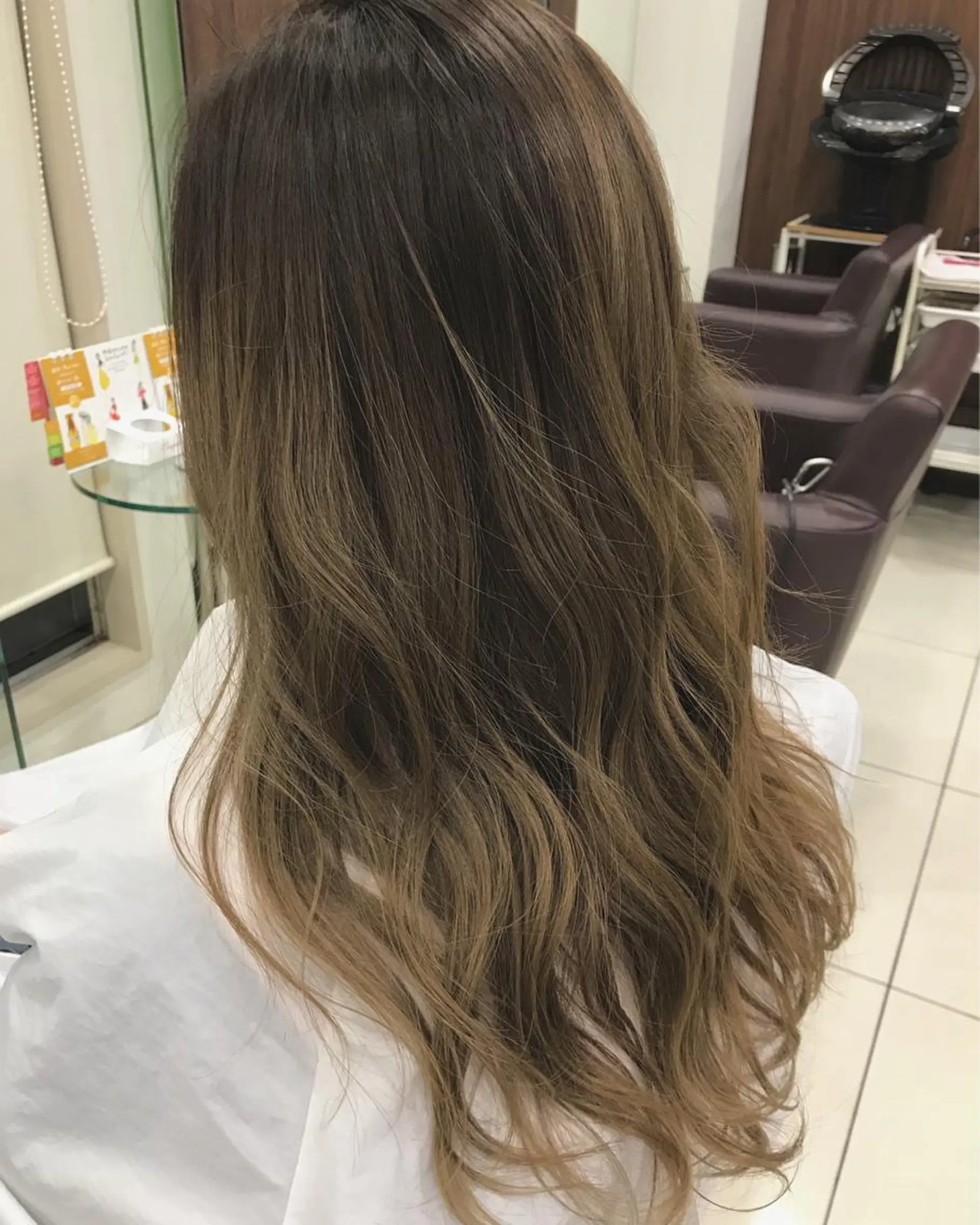 セミロング ヘアカラー カラコレなんば TOPstylistのヘアスタイル