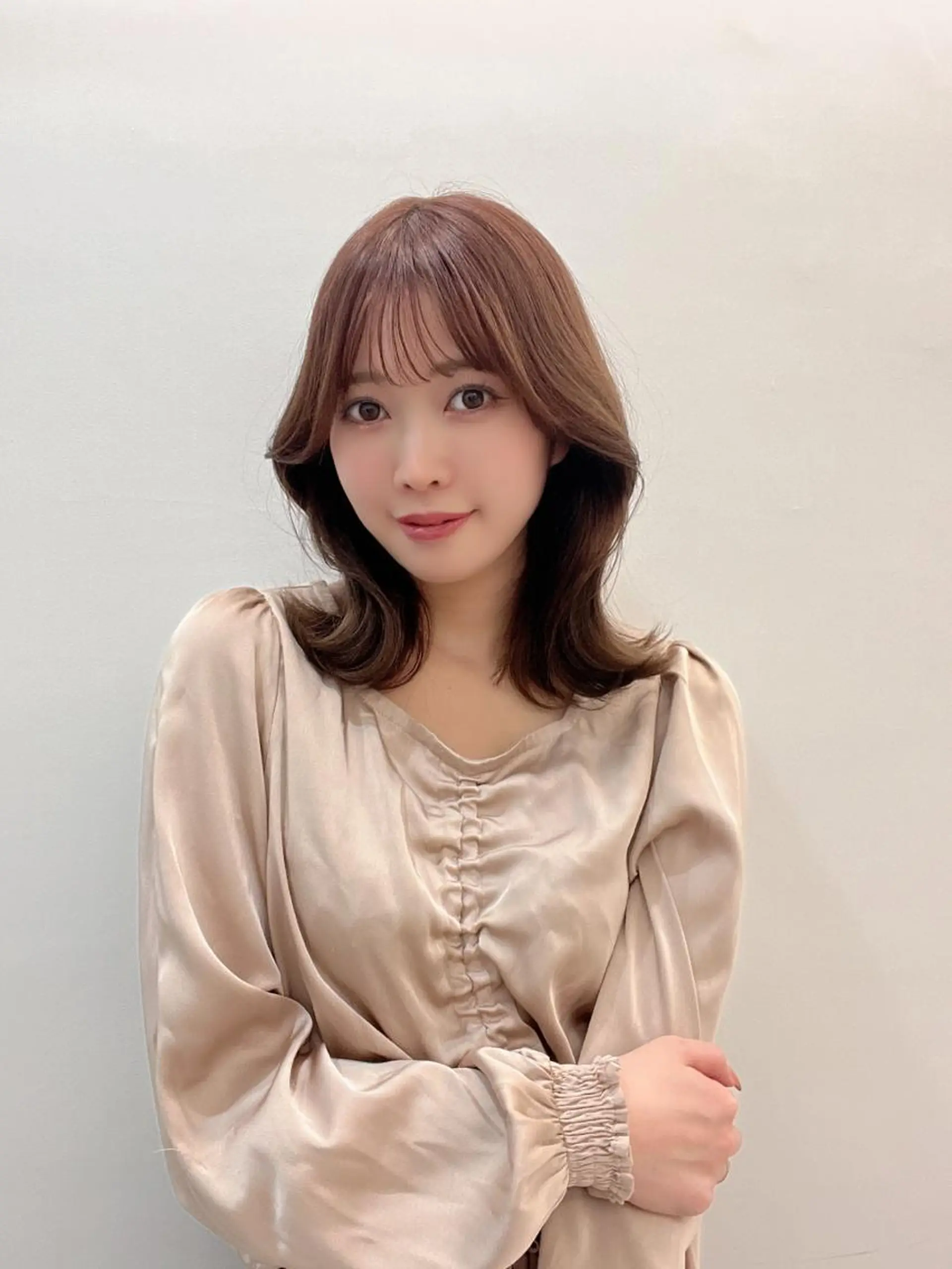 ミディアム カラー ブリーチ 透明感カラー ブリーチなしカラー くびれヘア 韓国風ヘア カット ヘアカラー トリートメント 韓国ヘア☁️ mitsukiのヘアスタイル