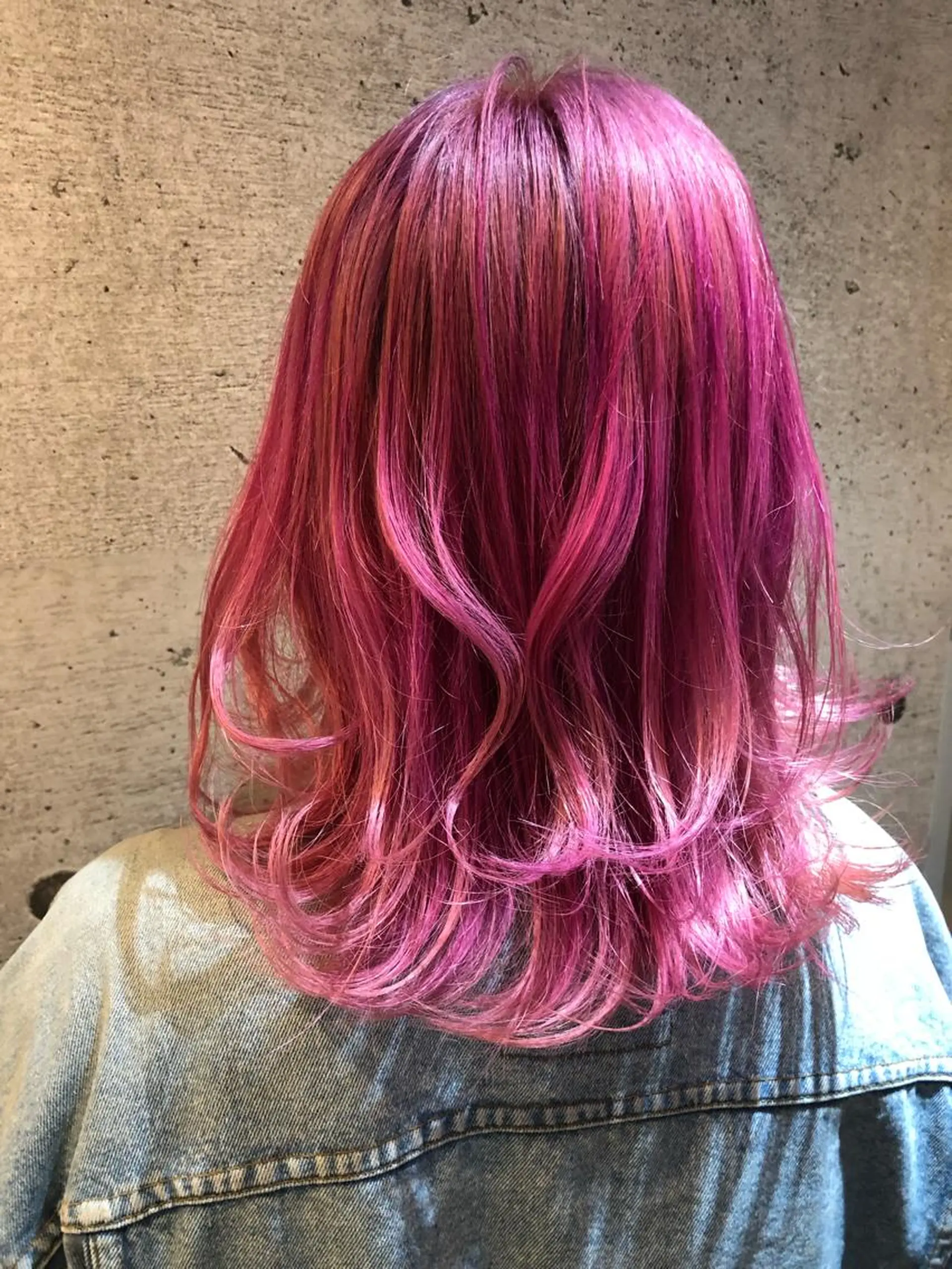 カラー ブリーチ ケアブリーチ ピンクカラー カット ヘアカラー トリートメント 久保 敏之のヘアスタイル