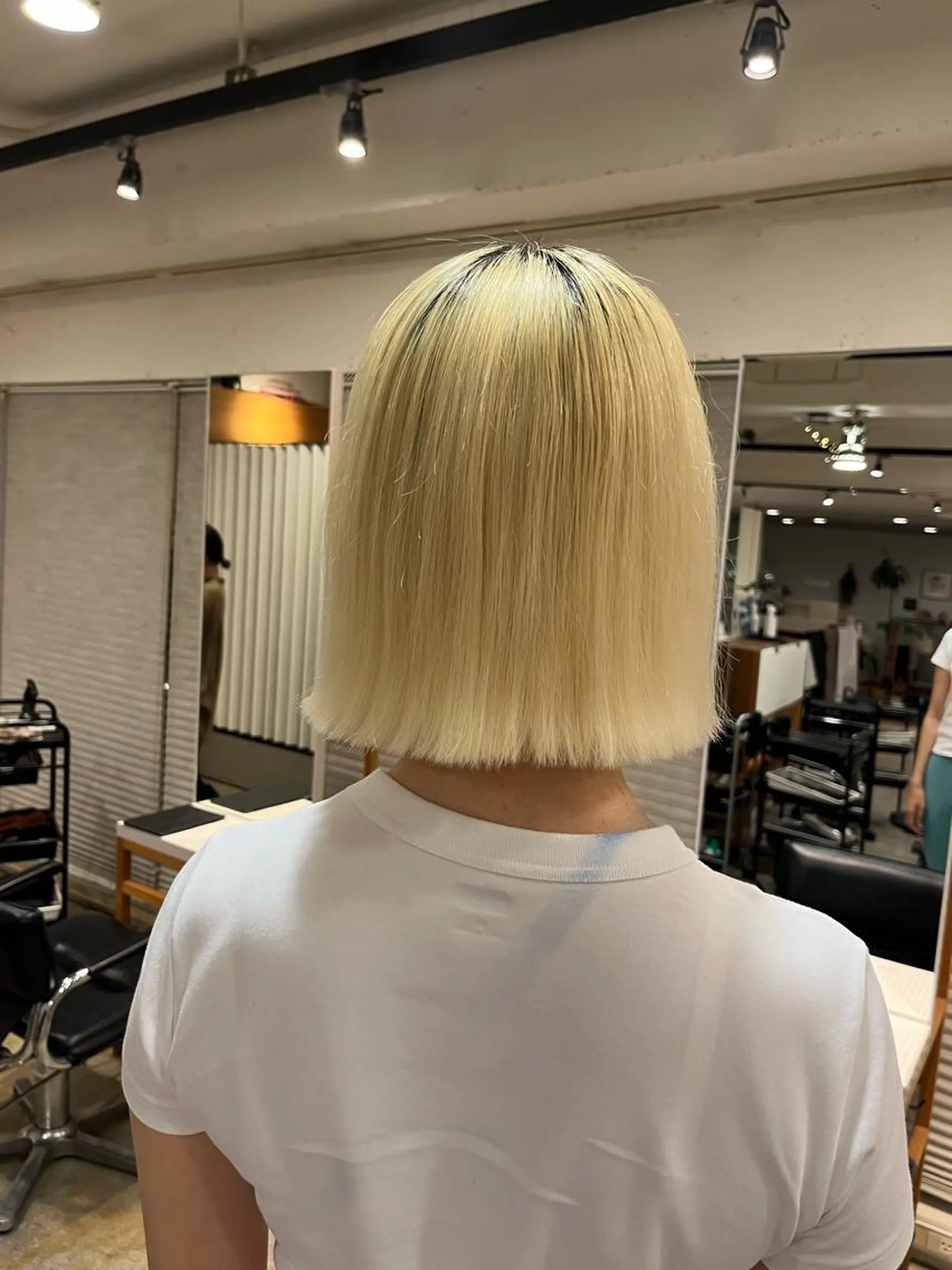 ショート カラー うる艶カラー/恵比寿 ベージュ/丸山陽平のヘアスタイル