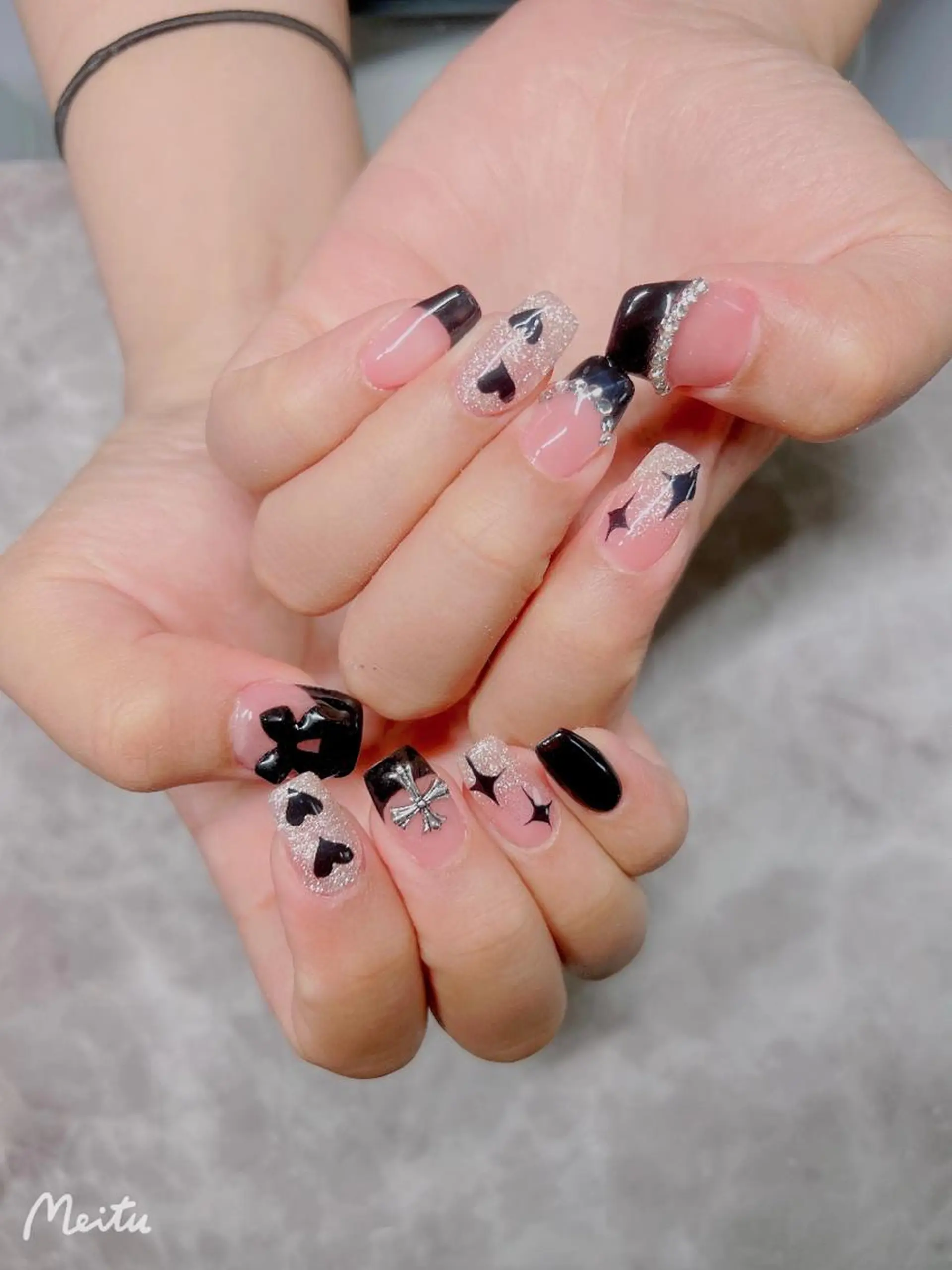 ネイル ISA_ BELLAのネイルデザイン