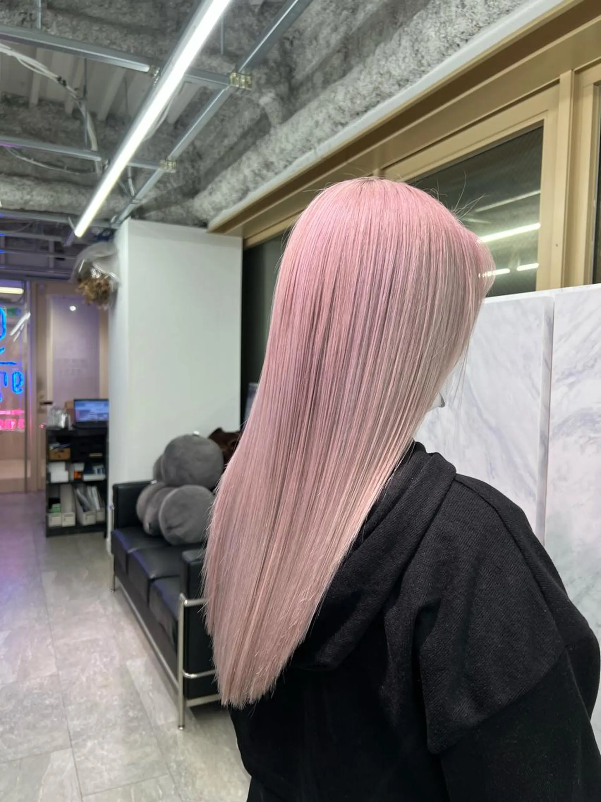 ロング カラー ヘアカラー トリートメント ハイトーン&髪質改善 &韓国エクステ🤎のヘアスタイル