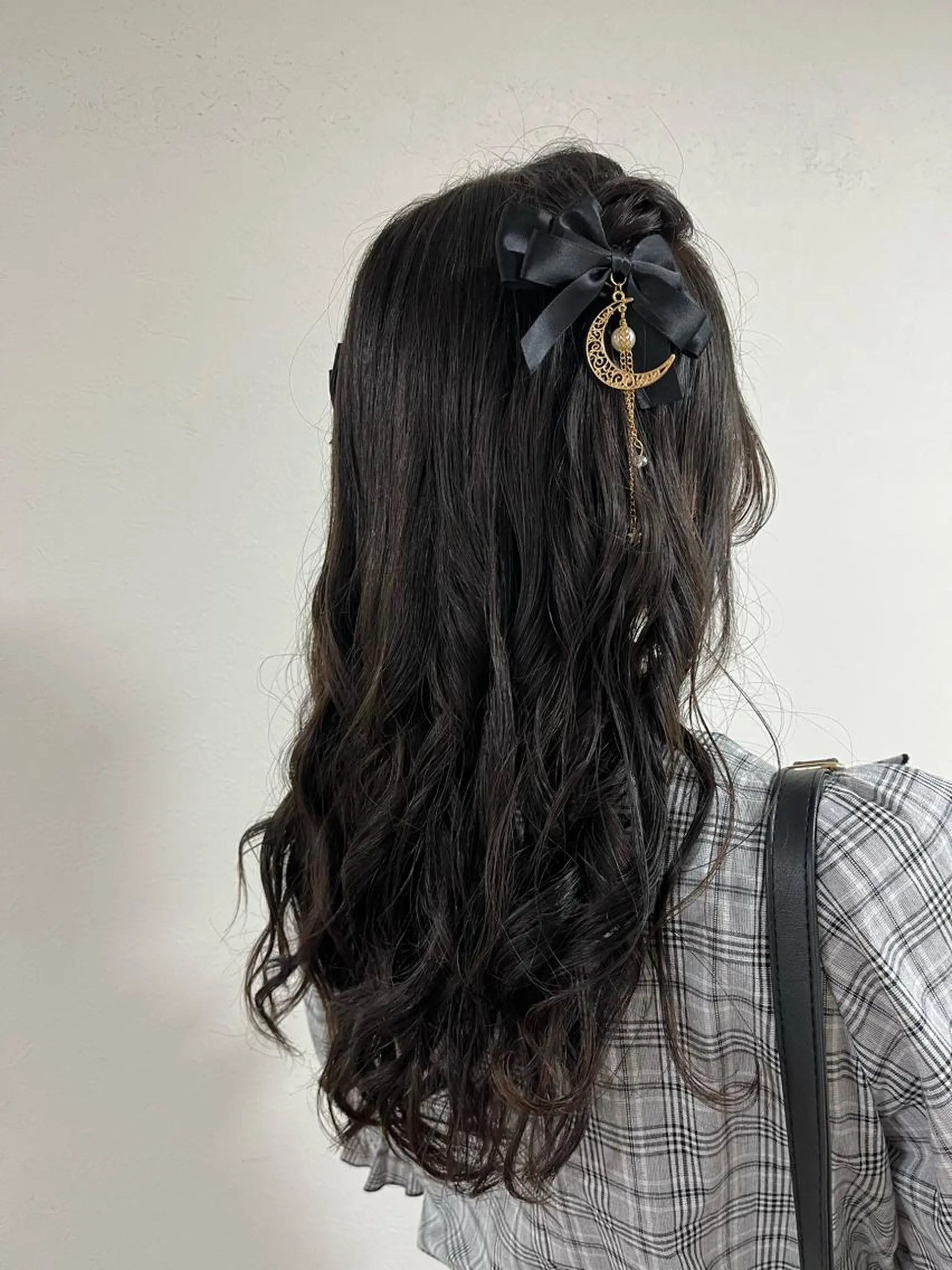 ヘアアレンジ ハイトーンカラー🩵 耳ツボジュエリー👂のその他イメージ