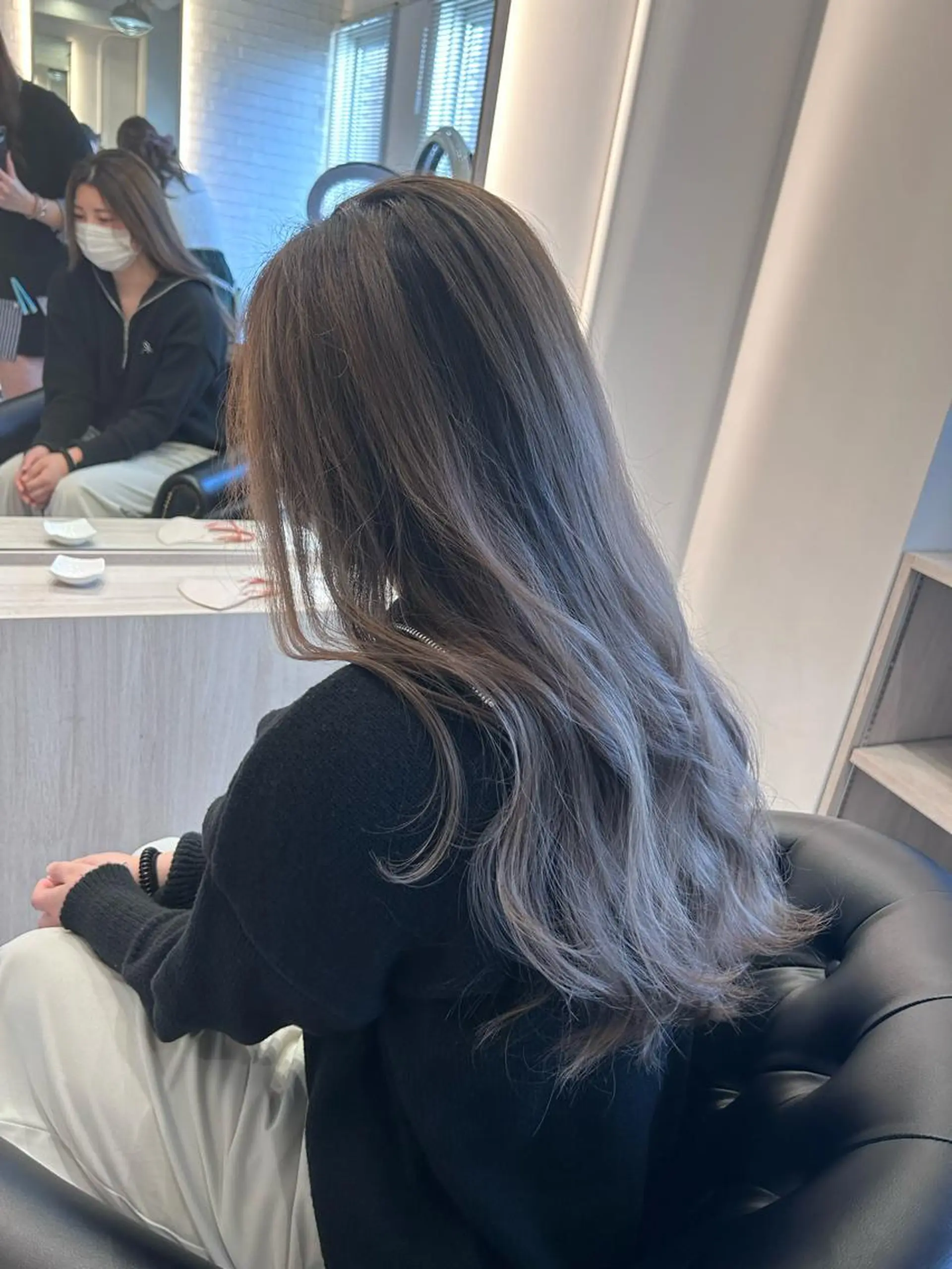 ロング カラー ヘアカラー トリートメント emi/髪質改善/ 韓国風/艶カラーのヘアスタイル