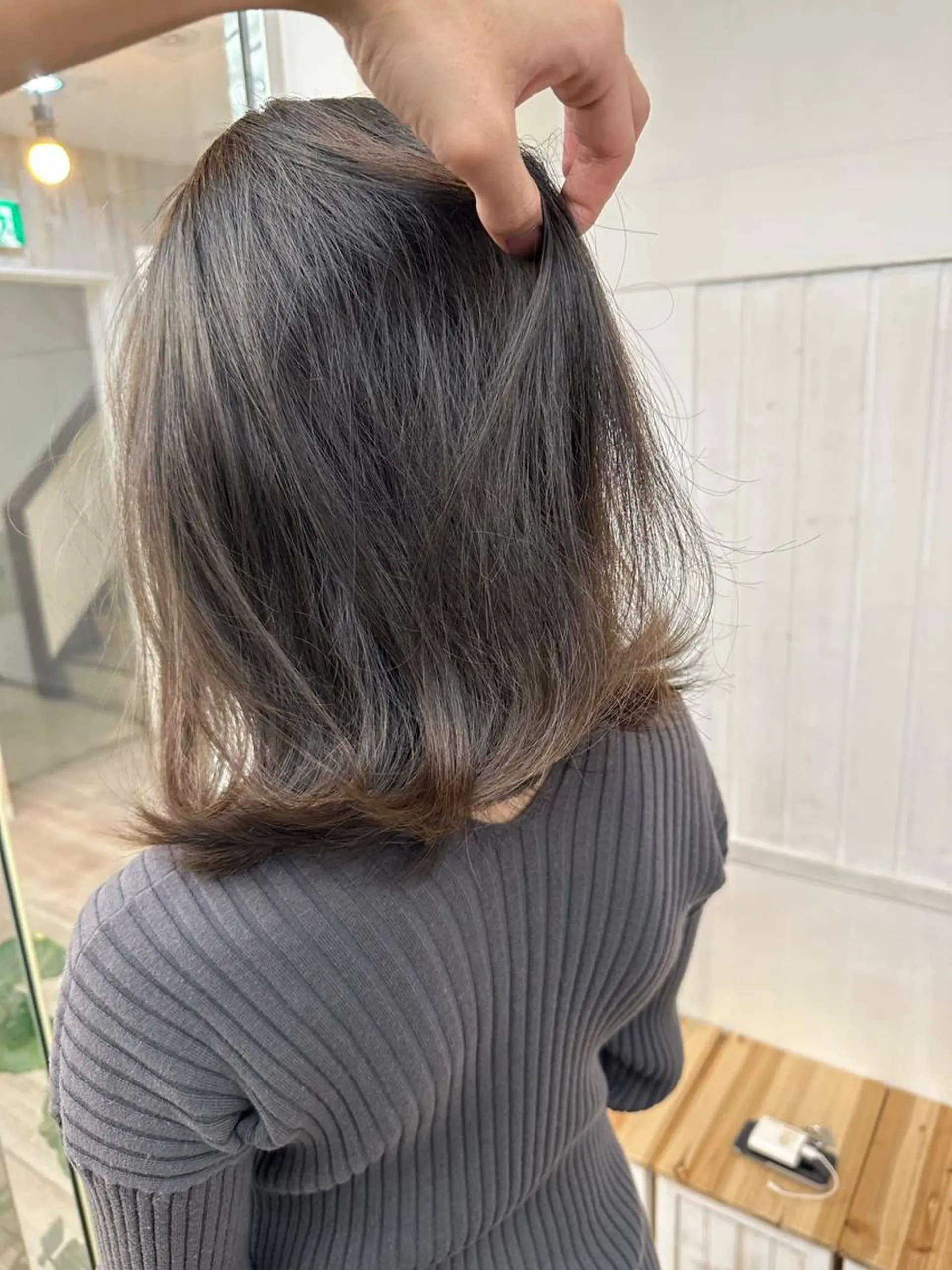 ミディアム カラー KEIGO/ ベージュカラーのヘアスタイル