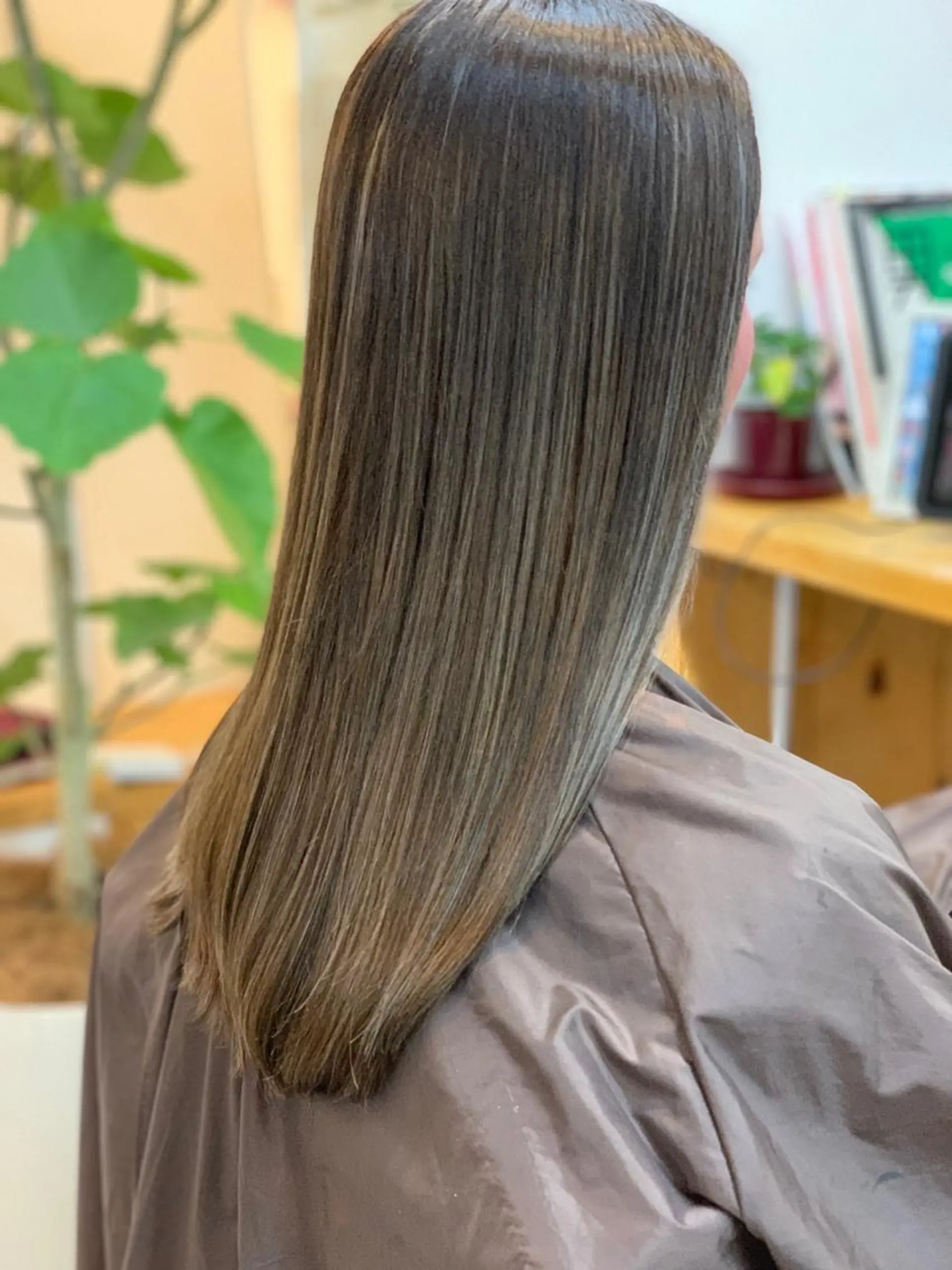 ロング カラー ハイライトカラー ハイライト カット ヘアカラー トリートメント 一ノ瀬 暁のヘアスタイル