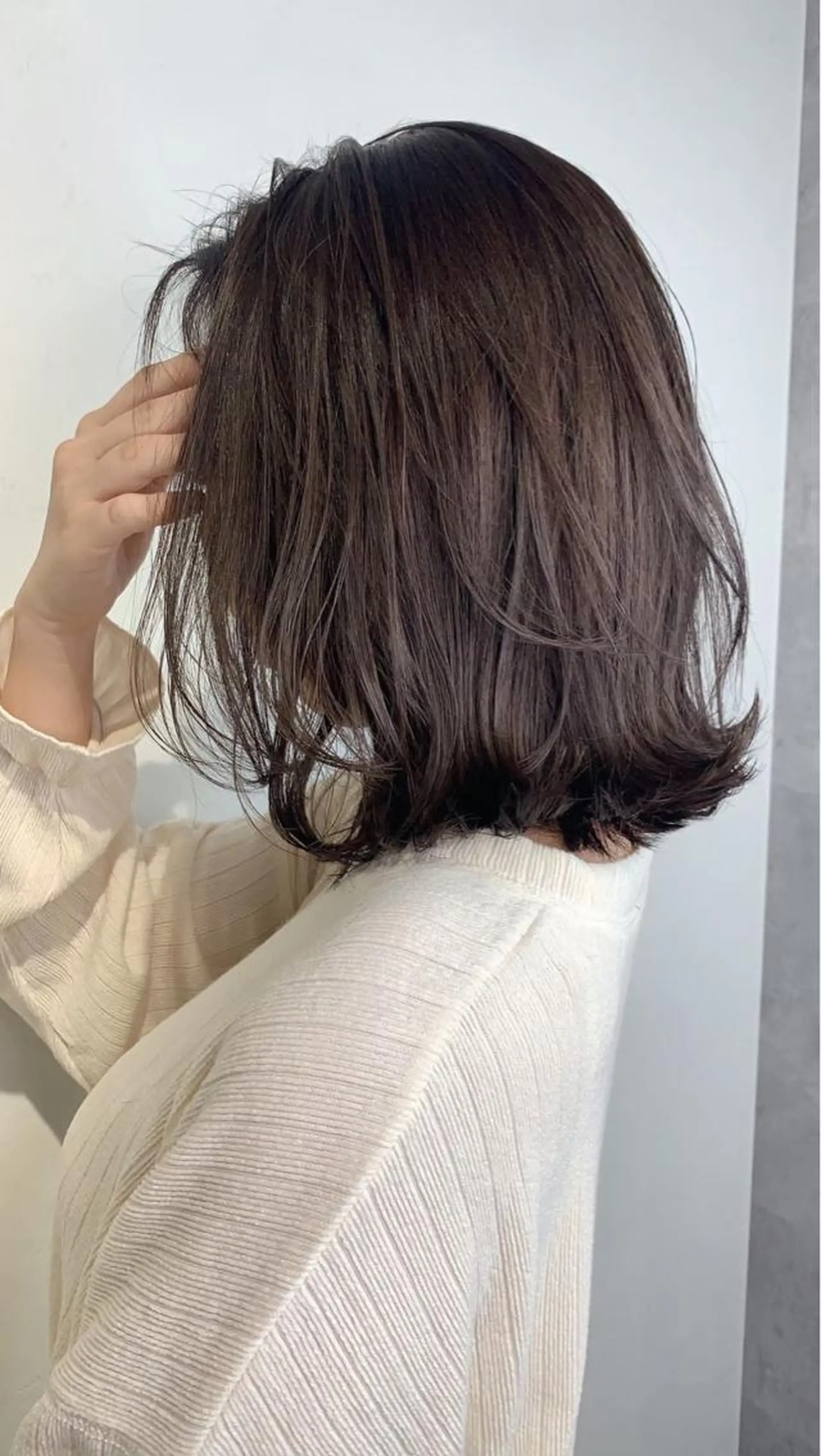セミロング カラー _WHITE 高槻のヘアスタイル