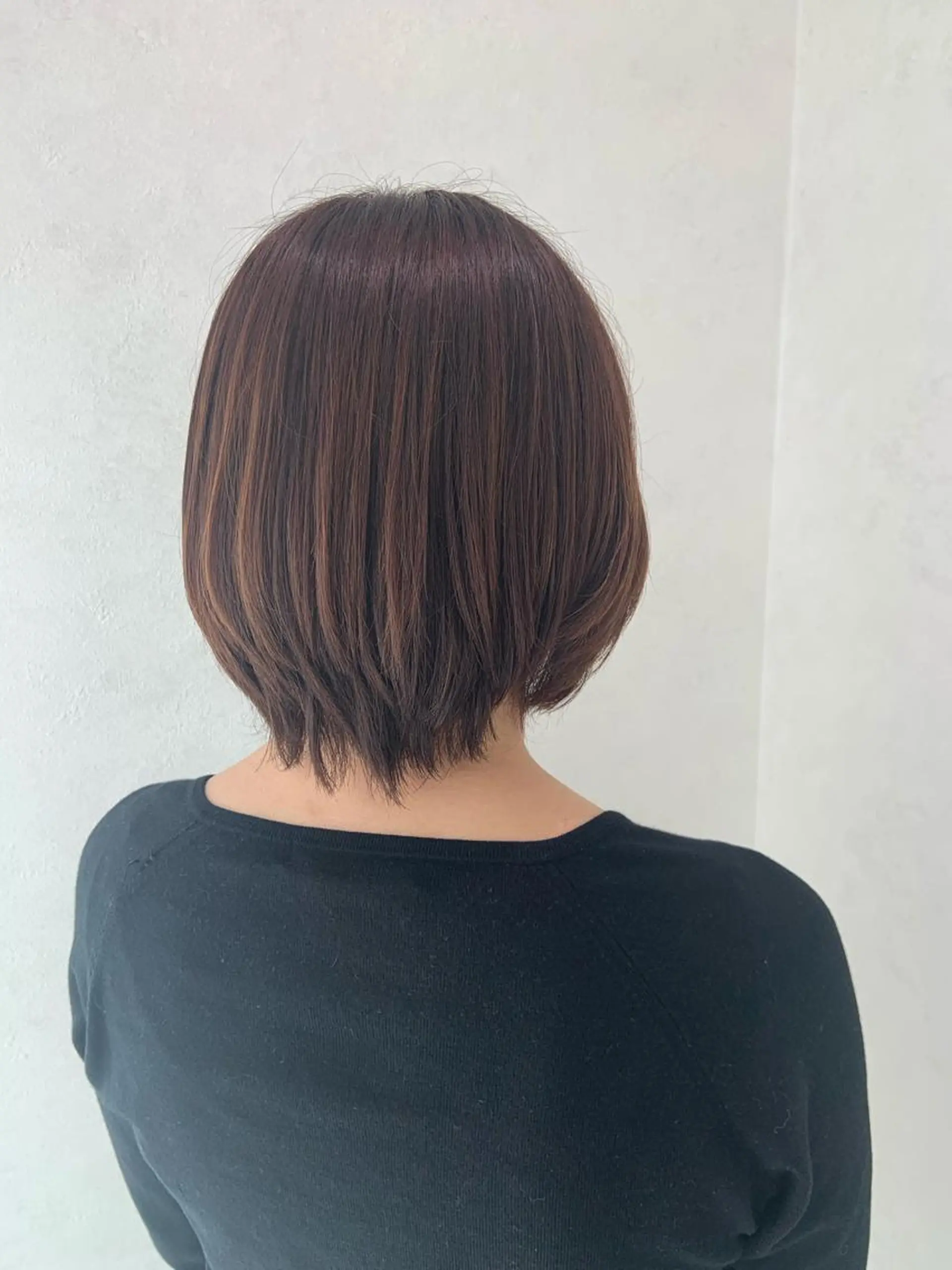 ショート カラー パーマ アッシュ ブラウンカラー グラデーションカラー ラベンダーカラー ラベンダーアッシュ ハイトーンカラー🤍 山下 優華のヘアスタイル