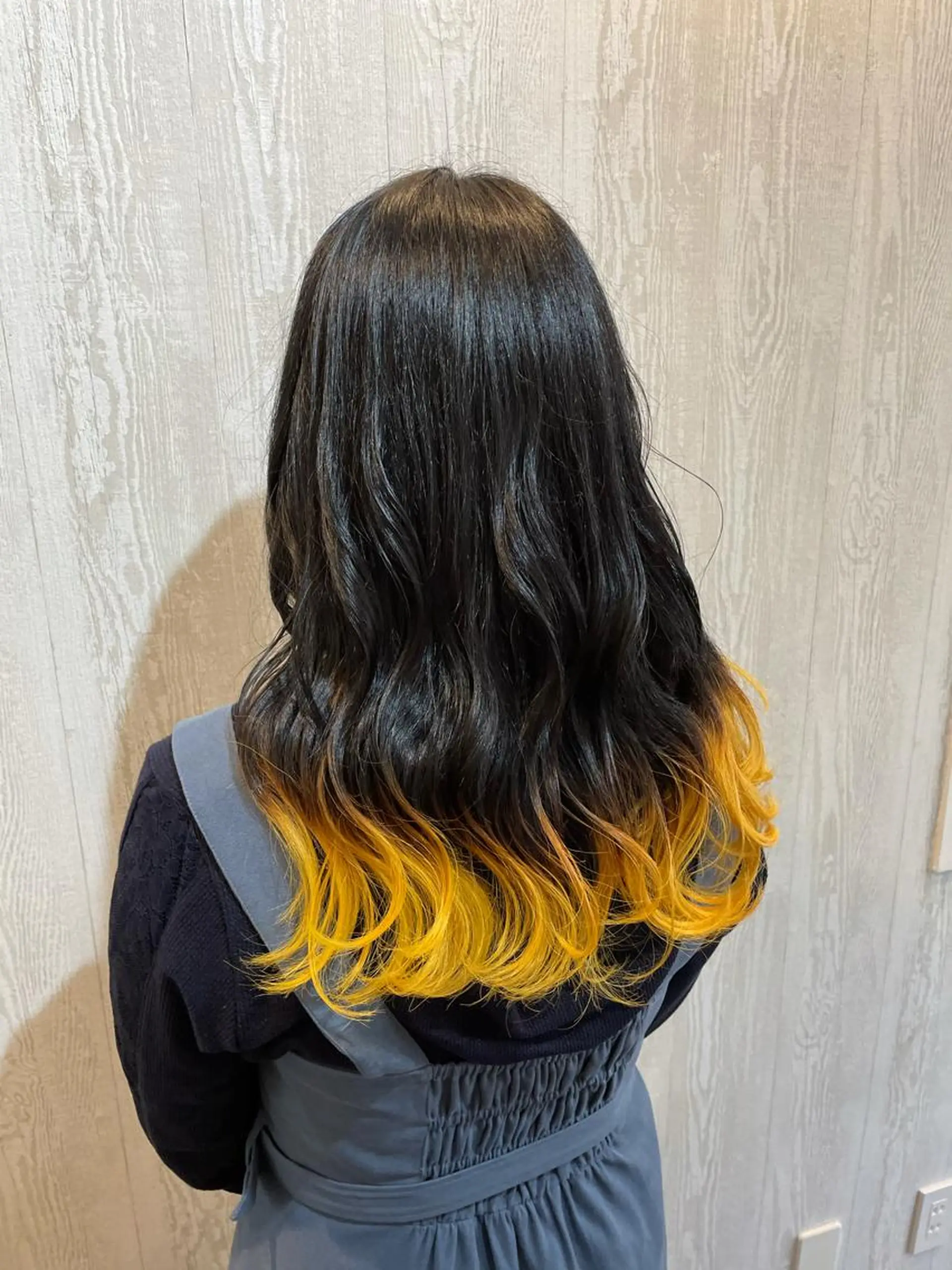 セミロング カラー ブリーチ イエローカラー TELA HAIR 守谷のヘアスタイル