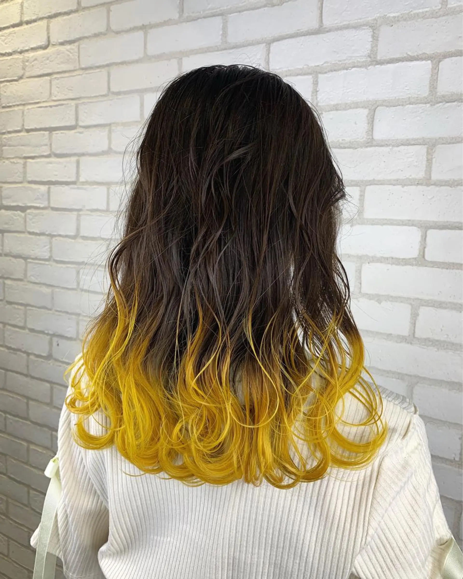 ミディアム カラー グラデーションカラー イエローカラー takumi Hのヘアスタイル