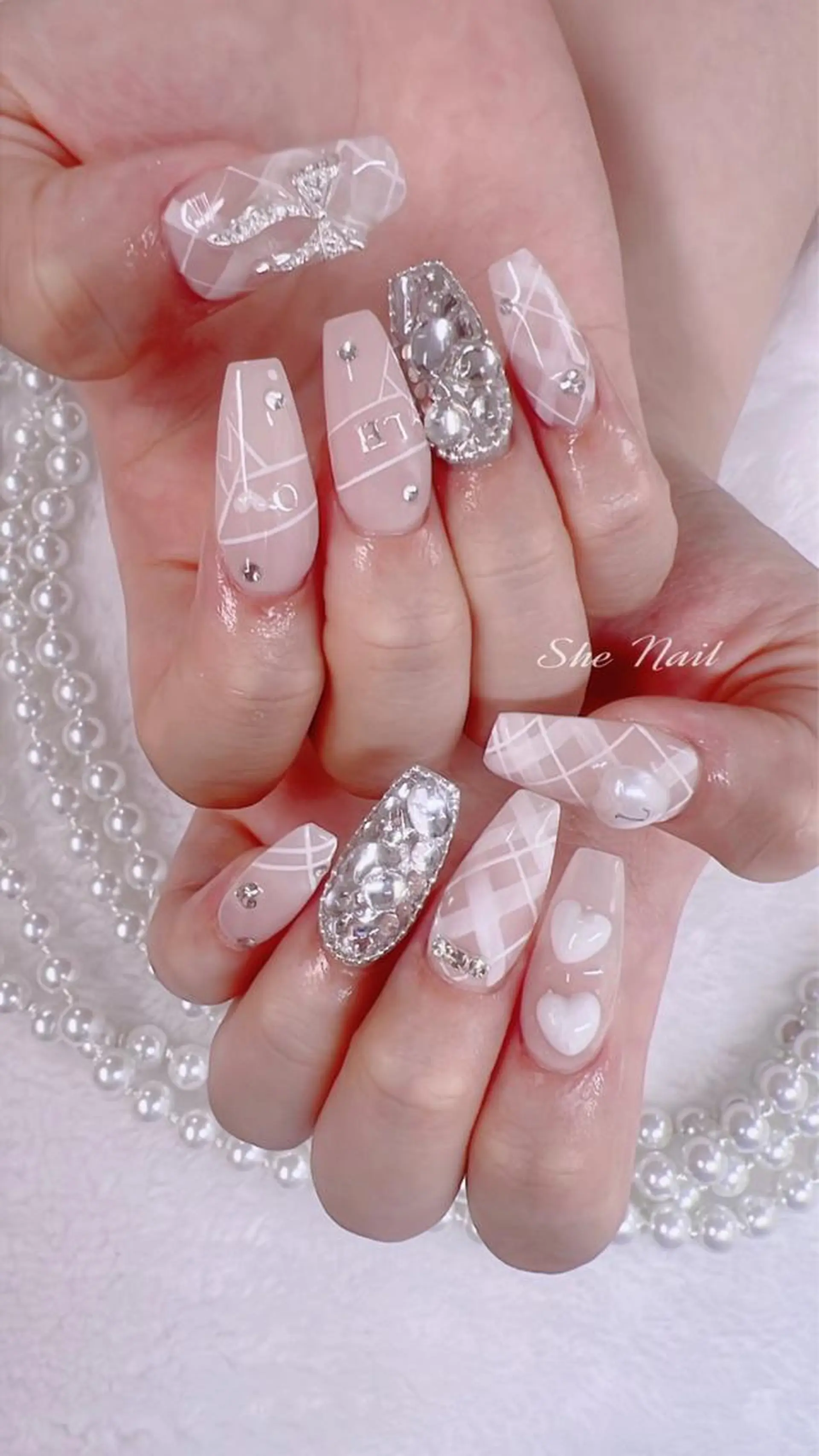 ネイル チークネイル フレンチネイル マグネットネイル 持ち込み ワンカラーネイル ハンドネイル She   Nail所属・ISA_ BELLAのネイルデザイン