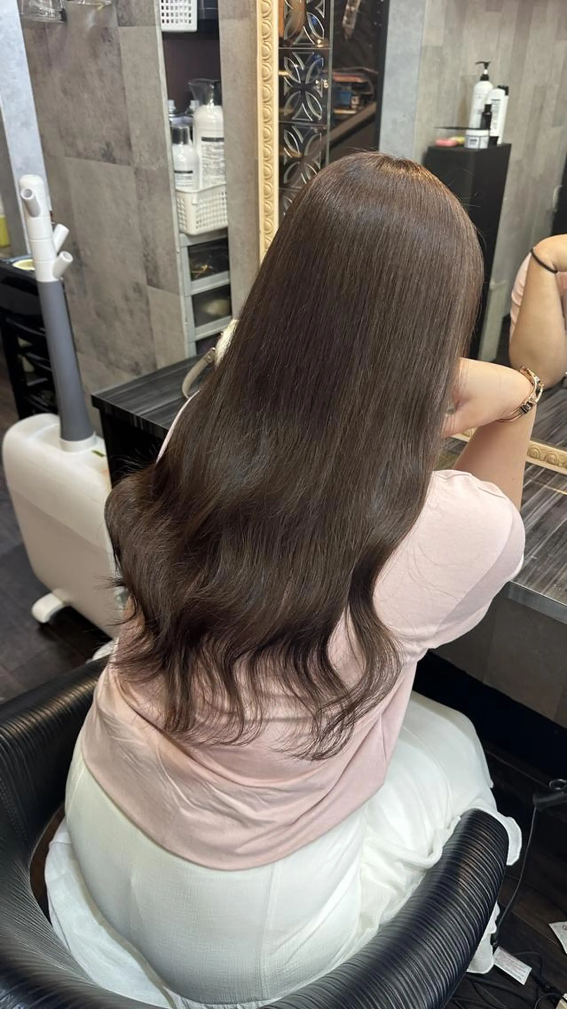 ロング カラー 紺野 愛美のヘアスタイル