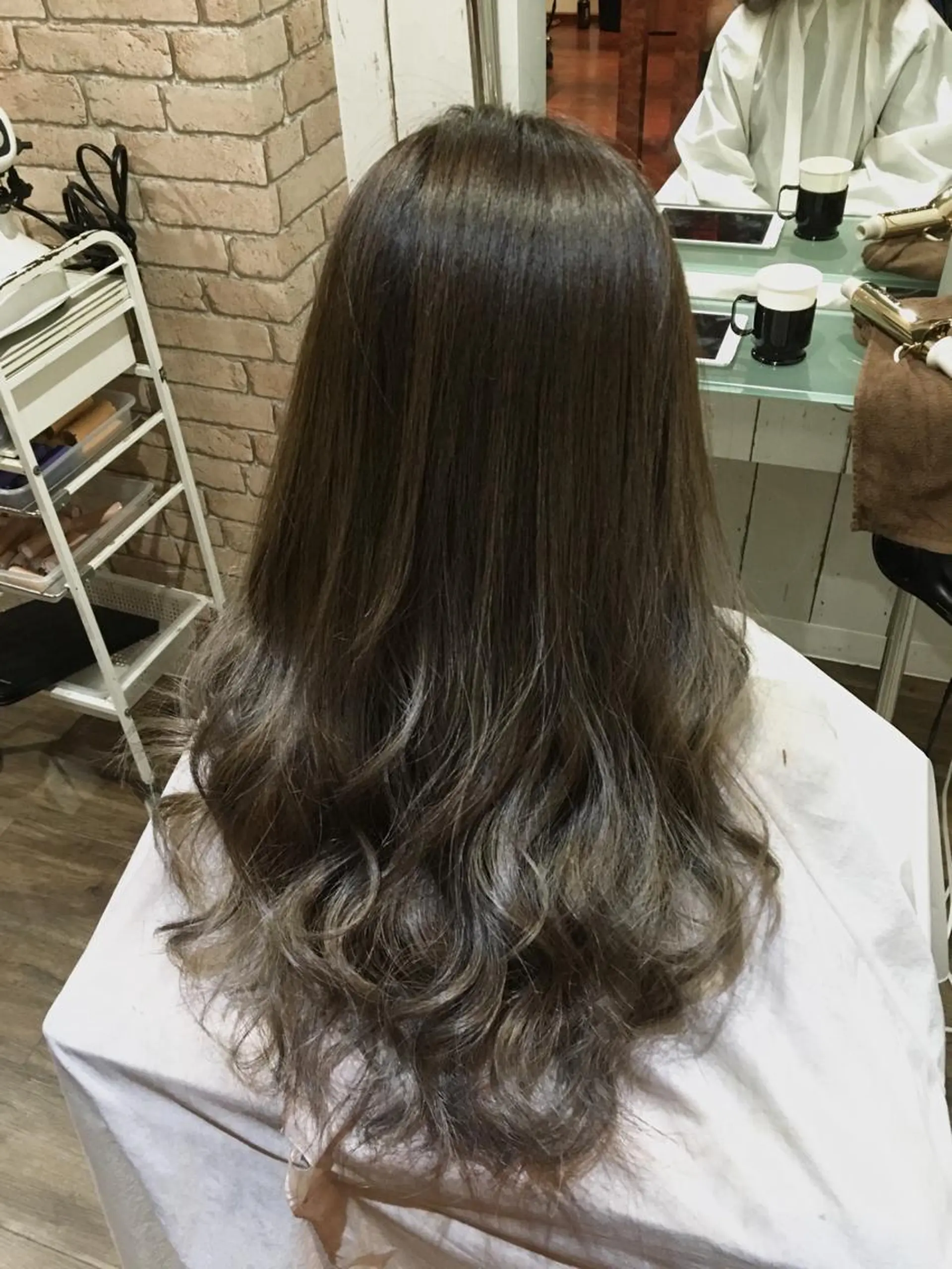 セミロング カラー ヘアアレンジ アッシュ ブリーチ グラデーションカラー 外国人風カラー 👑指名率No.1 👑坂口飛翔のヘアスタイル