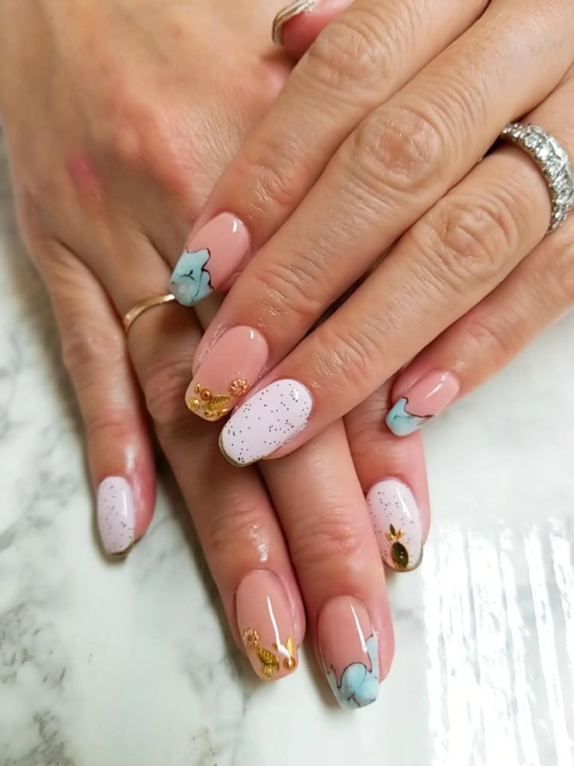 ネイル アートネイル ジェルネイル 持ち込み ニュアンスネイル パラジェル 河野ちえ (雑誌掲載サロン)のネイルデザイン