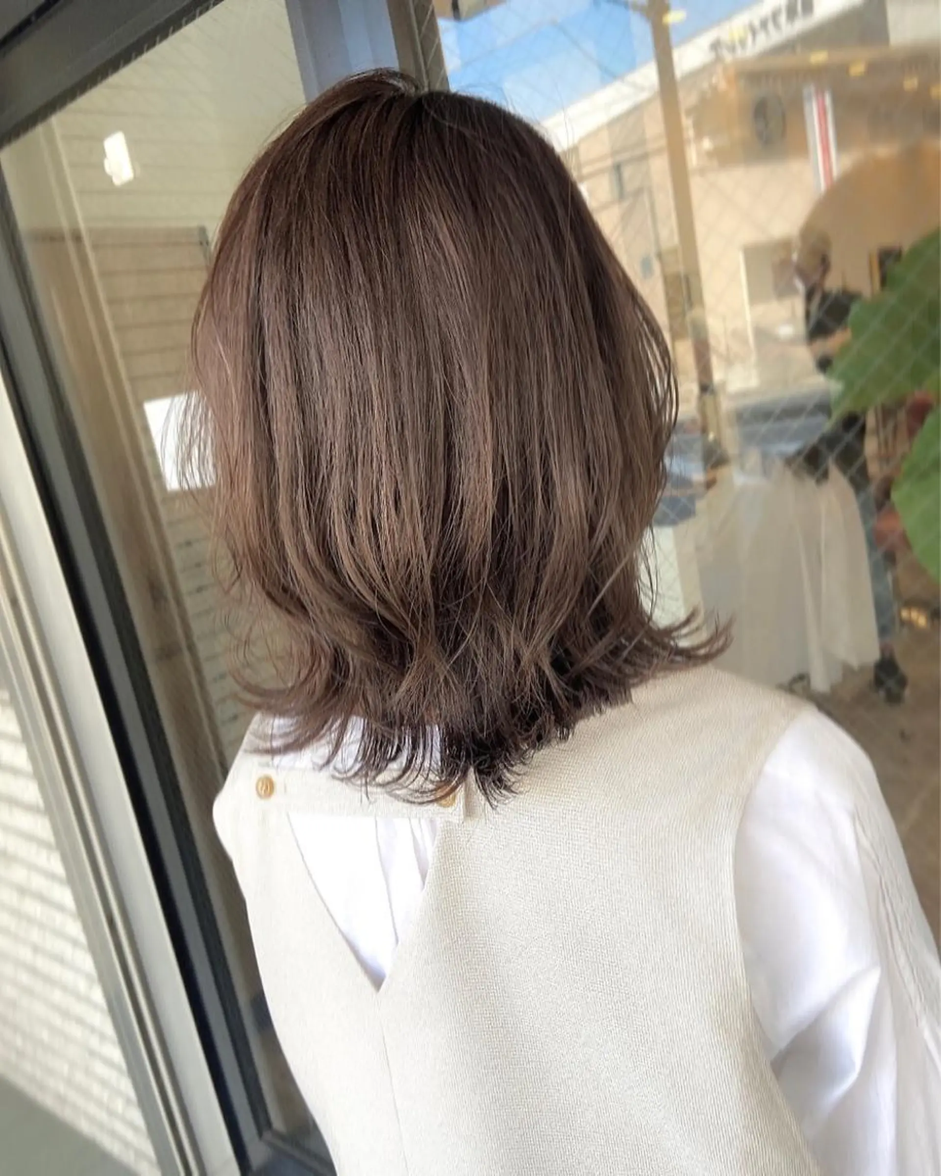 ミディアム くびれヘア 外ハネヘア 柏韓国ヘア 白石芽衣のヘアスタイル