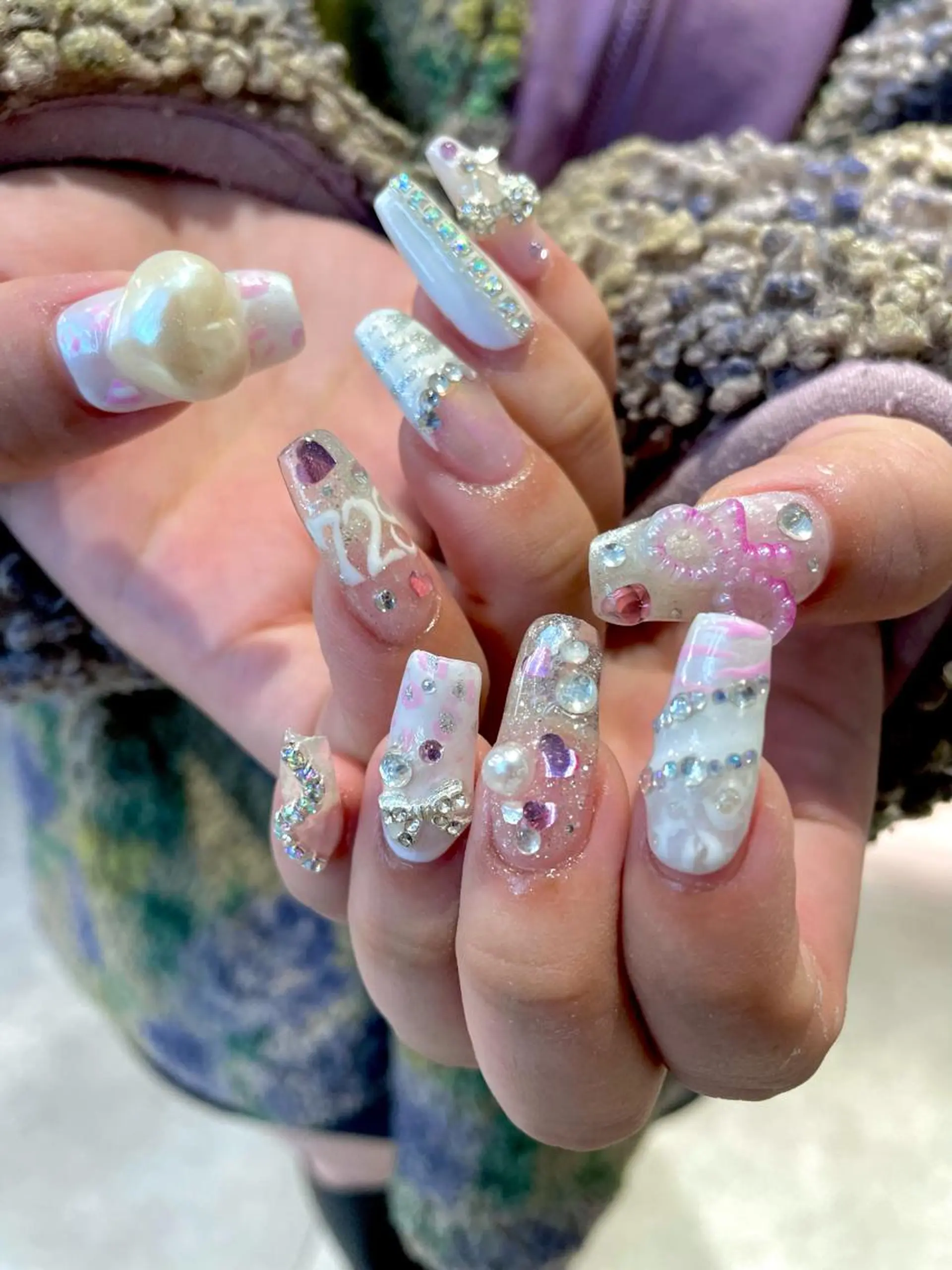 ネイル Shiori・:* 💫のネイルデザイン