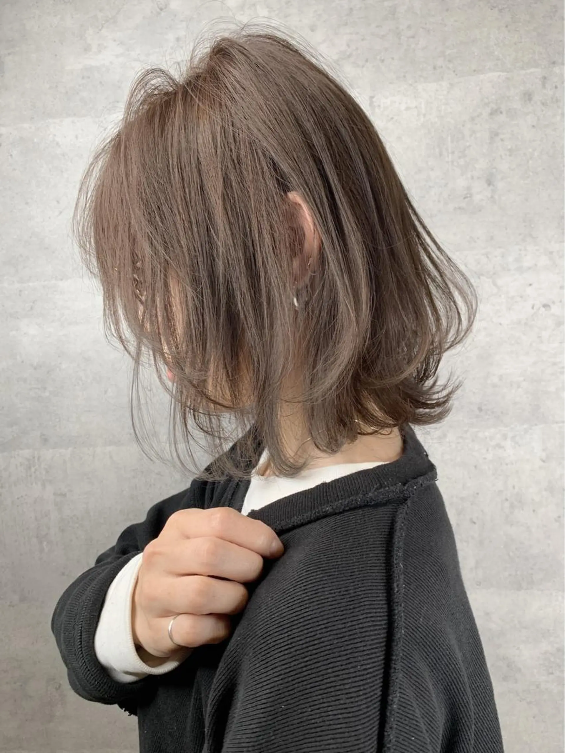 ミディアム アンダーバーホワイト 堺東店のヘアスタイル