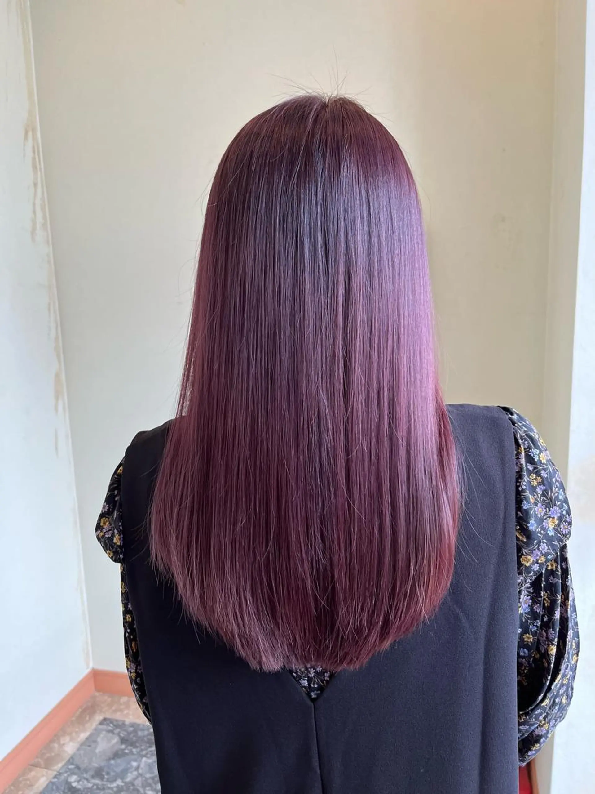 セミロング カラー パープルカラー ヘアカラー yuri🌼 NUMBER 天王寺のヘアスタイル