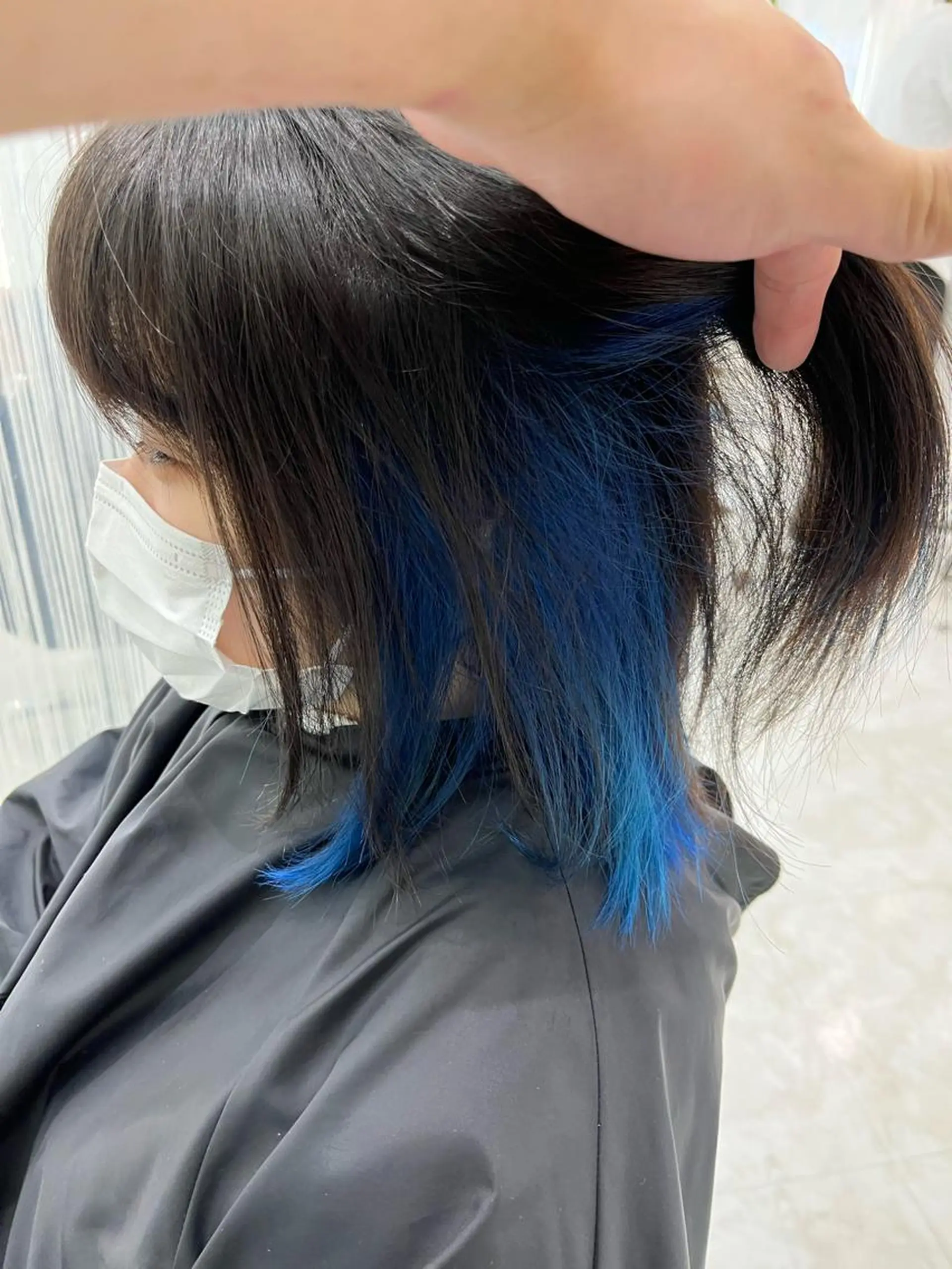 セミロング カラー ブルーカラー 山森 大地のヘアスタイル