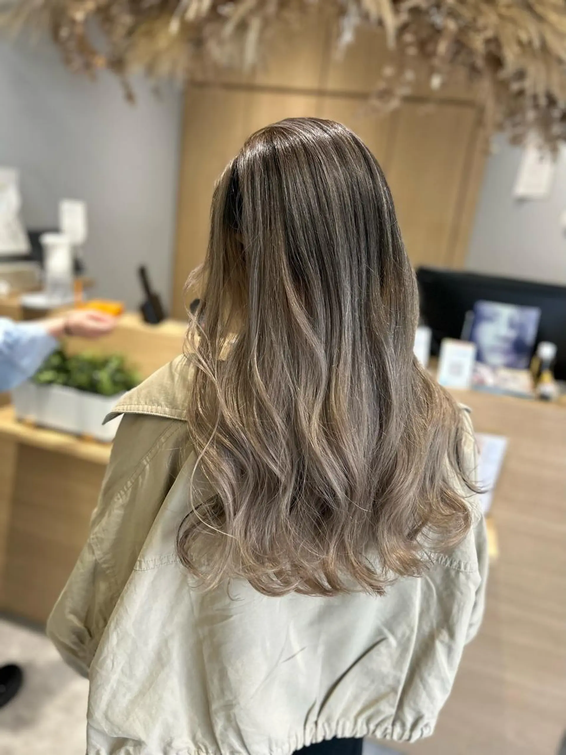 セミロング カラー カット ヘアカラー ハイトーンヘア/ 島崎　タクミのヘアスタイル