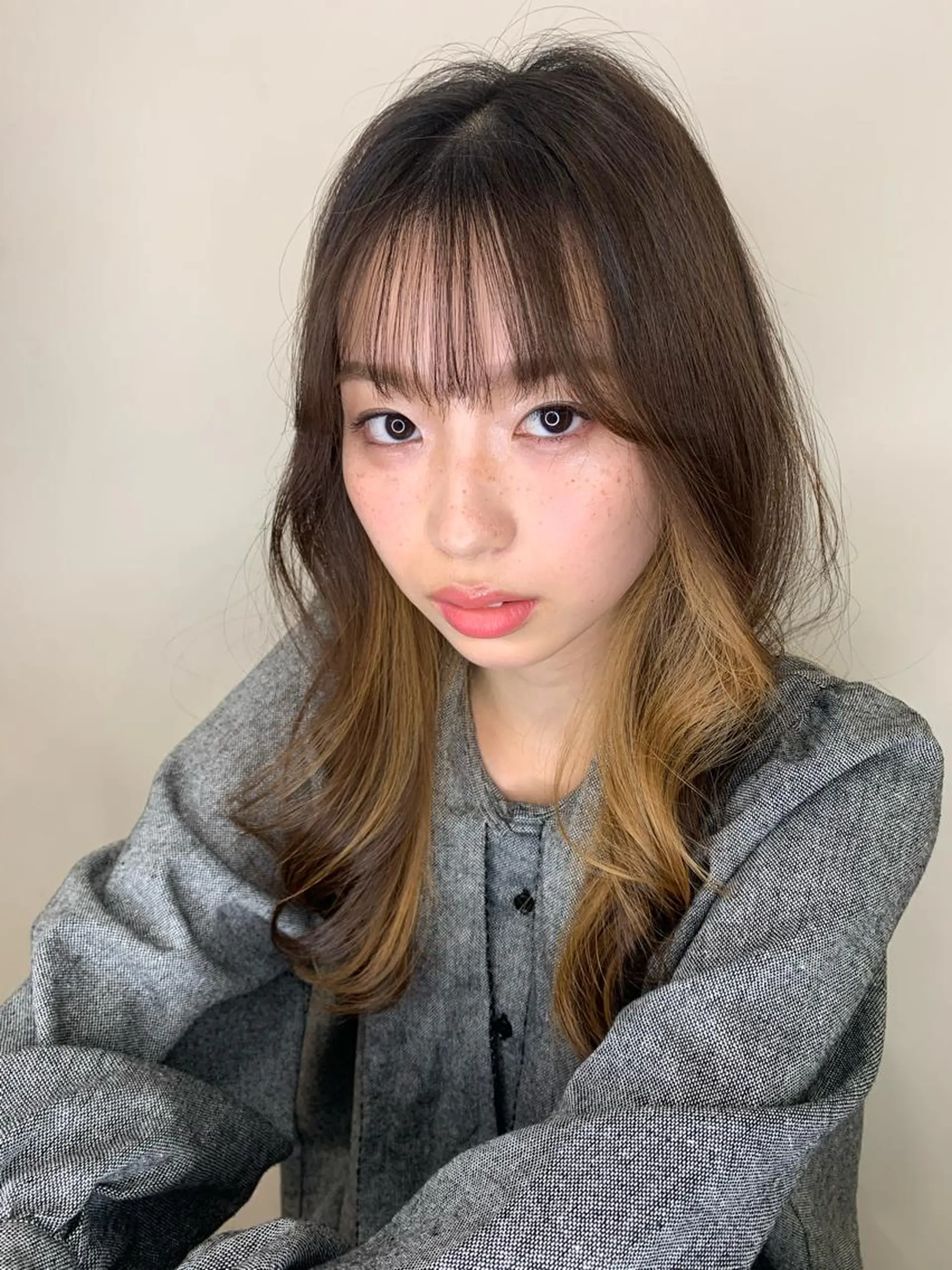 セミロング カラー YU TOのヘアスタイル