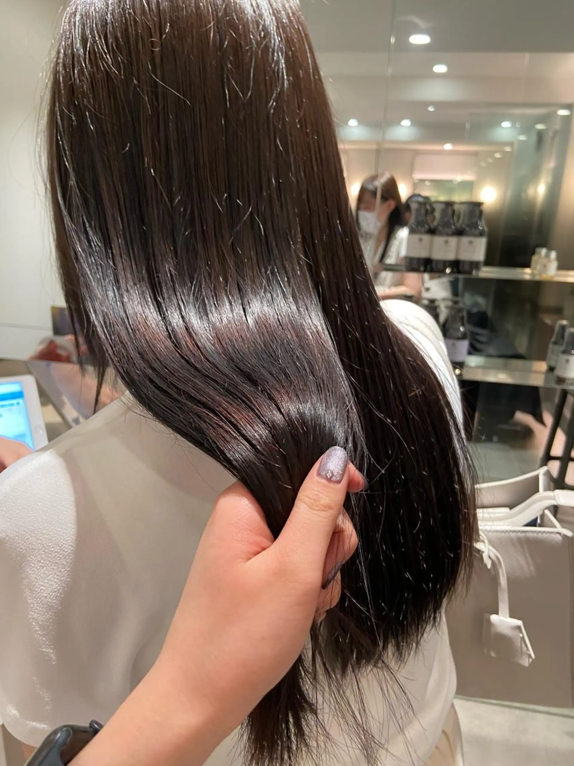 ロング トリートメント ヘッドスパ ヘアセット ミオ💎透ける暗髪 ショートカットのヘアスタイル
