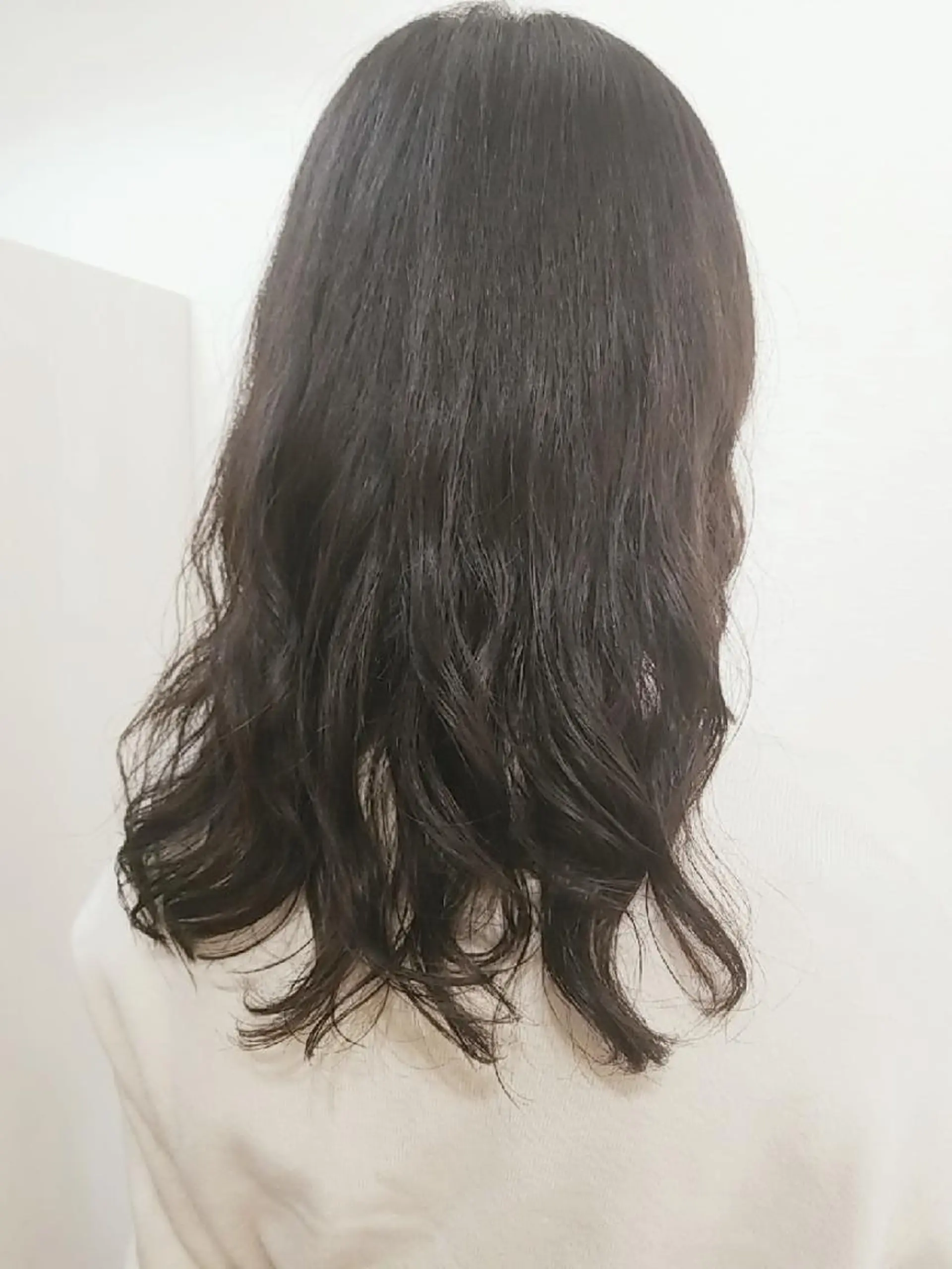 セミロング セミロングパーマ カット ヘアカラー パーマ トリートメント すずき えりのヘアスタイル