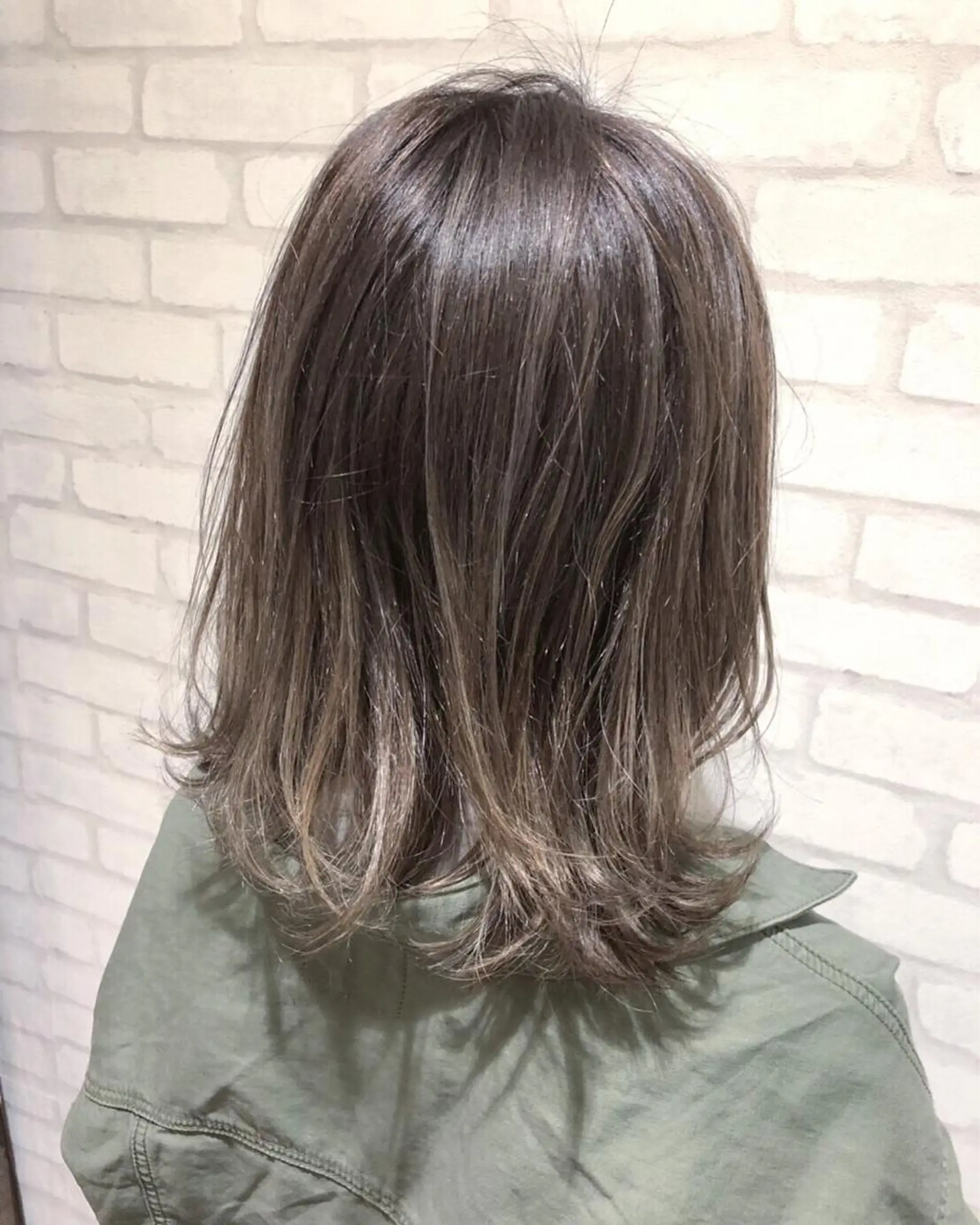 セミロング カラー ✨レイヤーお任せ✨ 林有里子のヘアスタイル