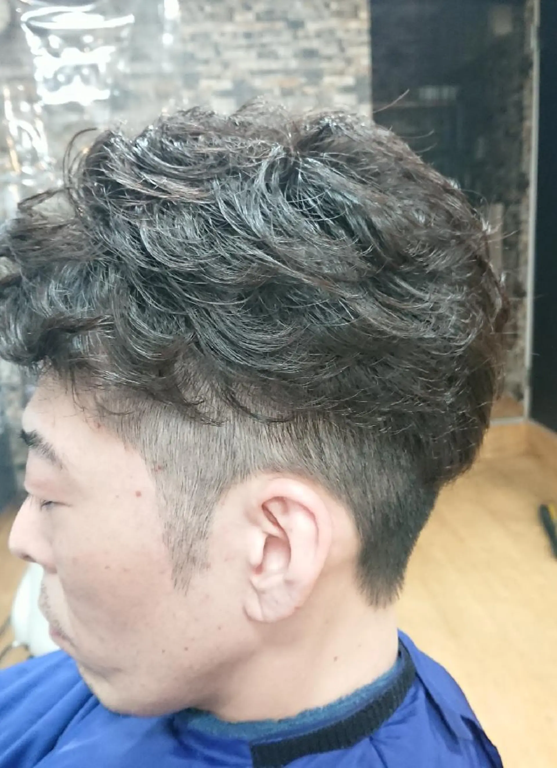 メンズ メンズパーマ 刈り上げ 岩崎 秀之のヘアスタイル