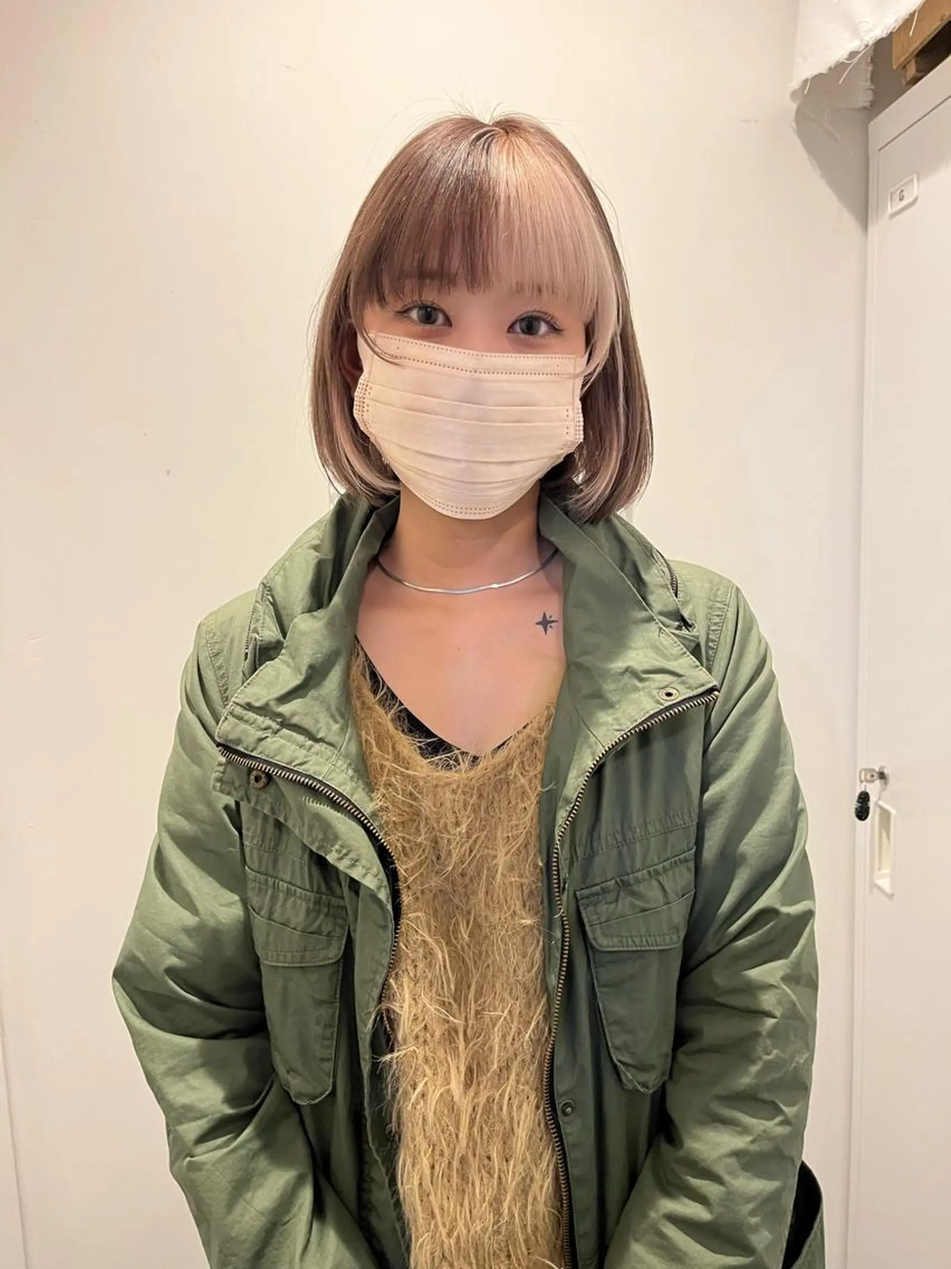 ショート カラー ベージュカラー デザインカラー ホワイトベージュ ボブ ヘアカラー hono/ボブ/ ハイトーン/ベージュのヘアスタイル