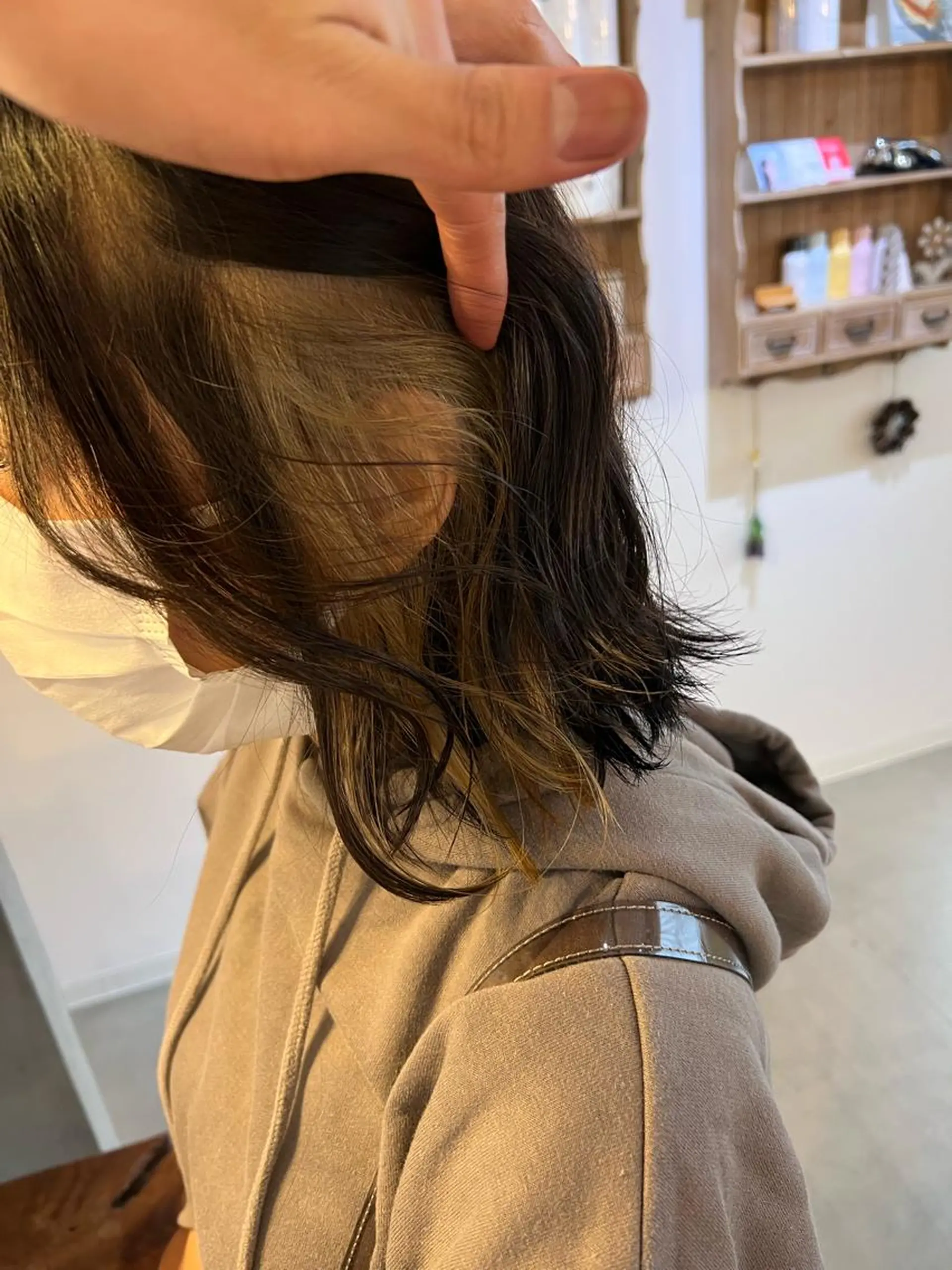 ミディアム カラー ベージュカラー ホワイトベージュ ヘアカラー 白髪ぼかし/髪質改善 梅原響輝のヘアスタイル