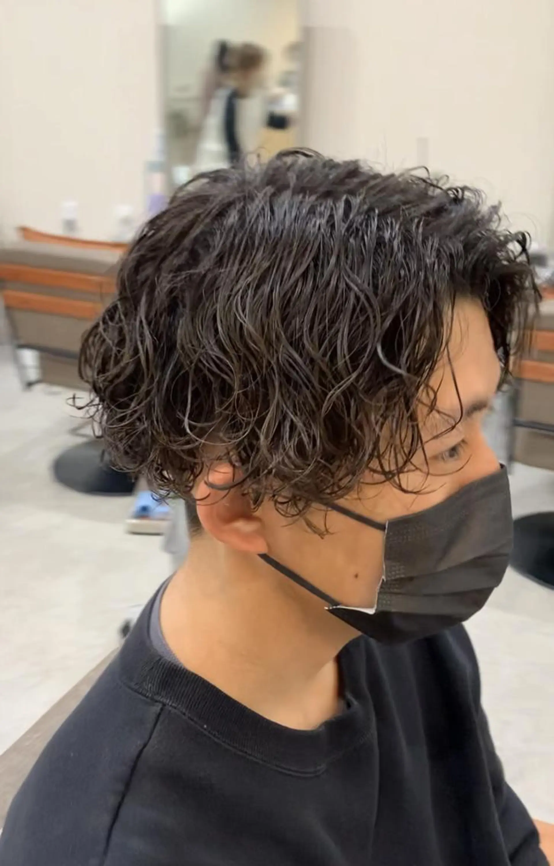 ショート パーマ メンズ アップバング メンズブリーチ センターパート フェードカット メンズハイライト カット パーマ トリートメント クセを最大限に活かす メンズ特化|奈良大祐のヘアスタイル