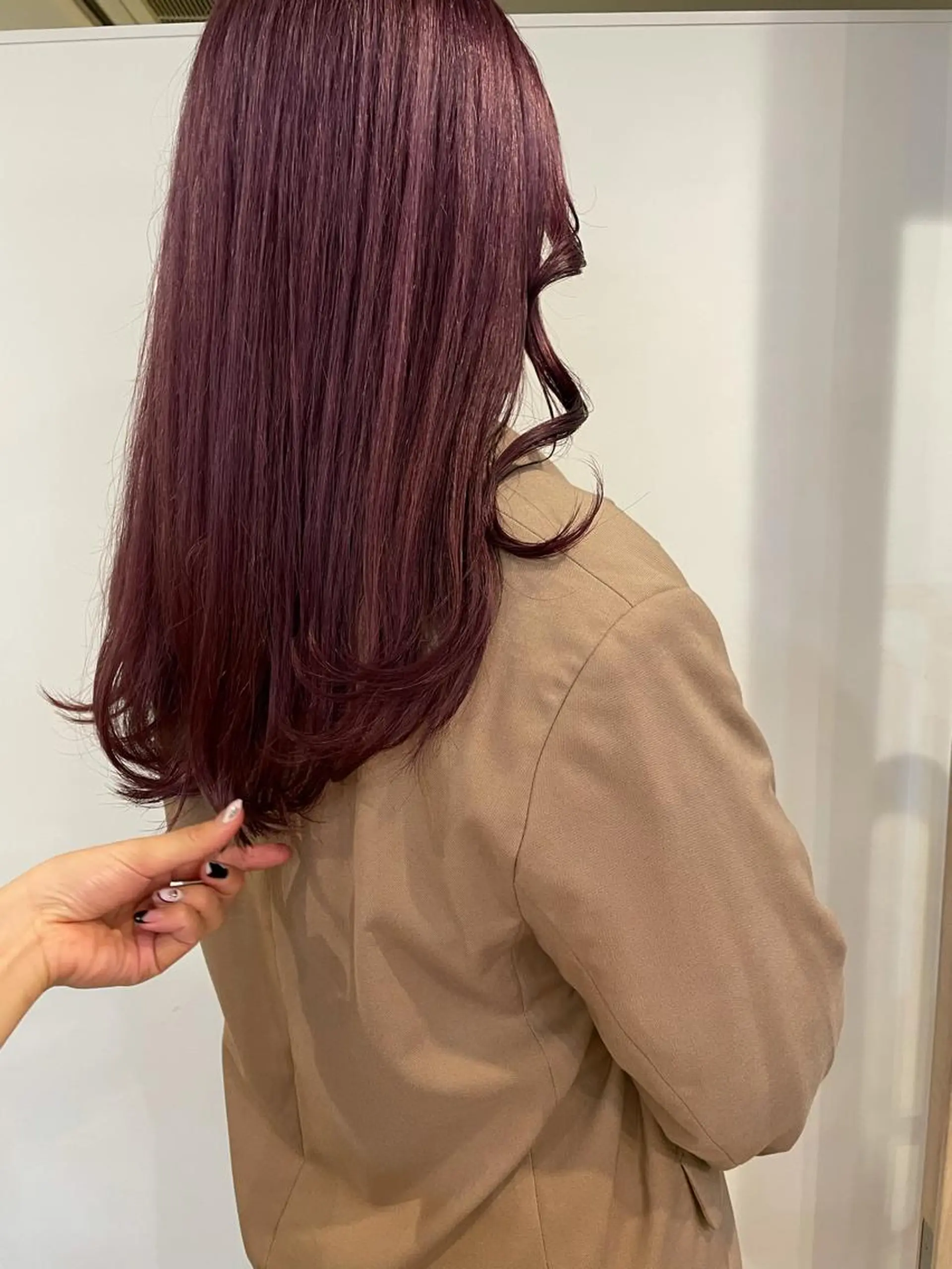 ロング カラー 佐藤 永夏のヘアスタイル