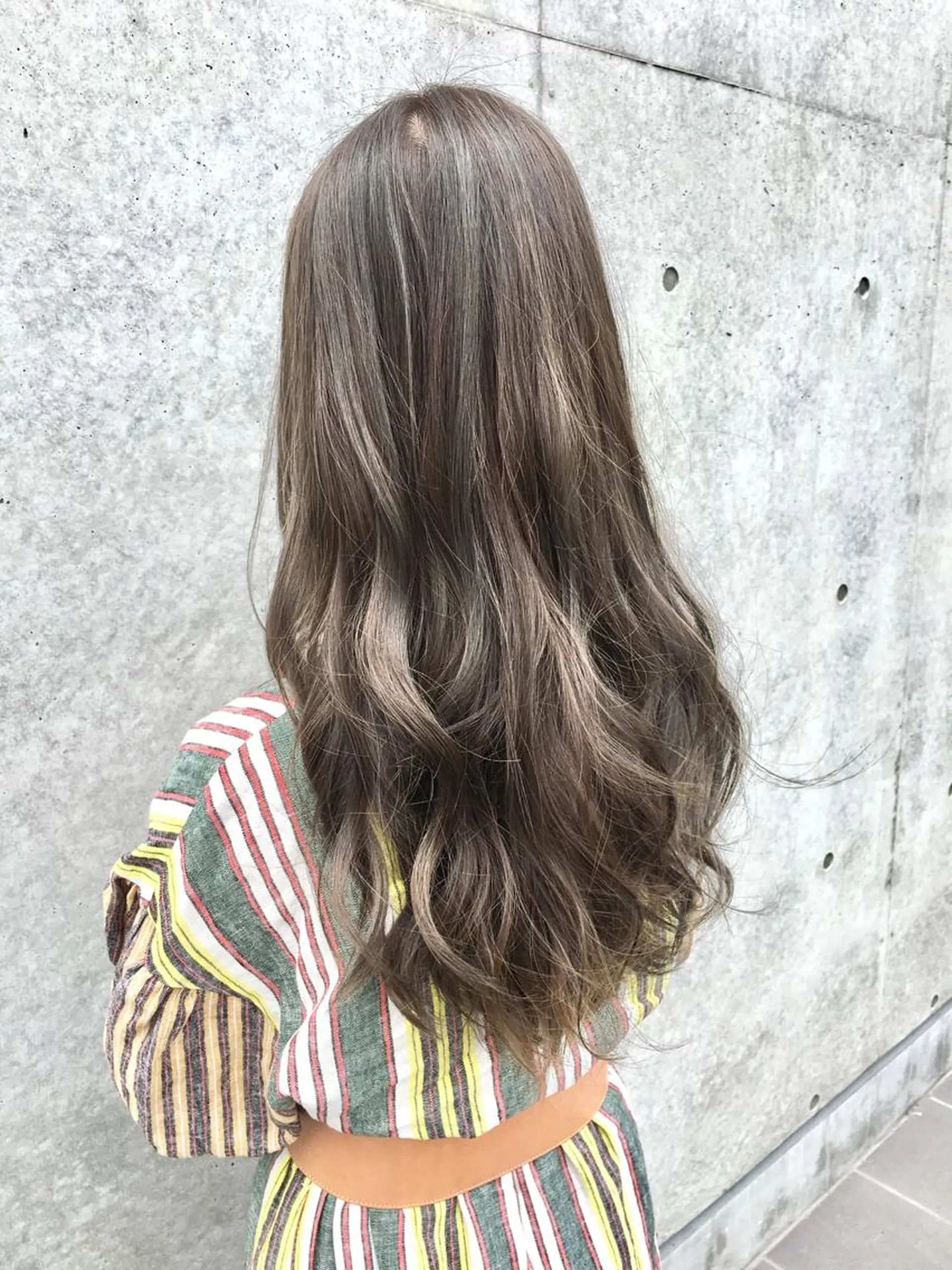 ロング カラー 井坂 和博のヘアスタイル