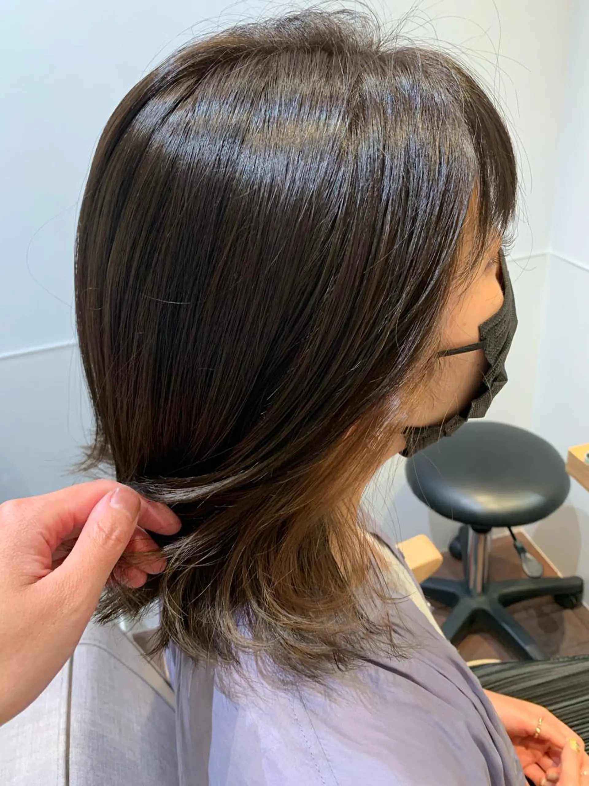 ショート カラー ベージュカラー インナーカラー オリーブベージュ 外ハネヘア カット ヘアカラー トリートメント GO TODAY SHAiRE SALON 梅田店所属・透明感カラー/ボブ 今気になること占う人のヘアスタイル