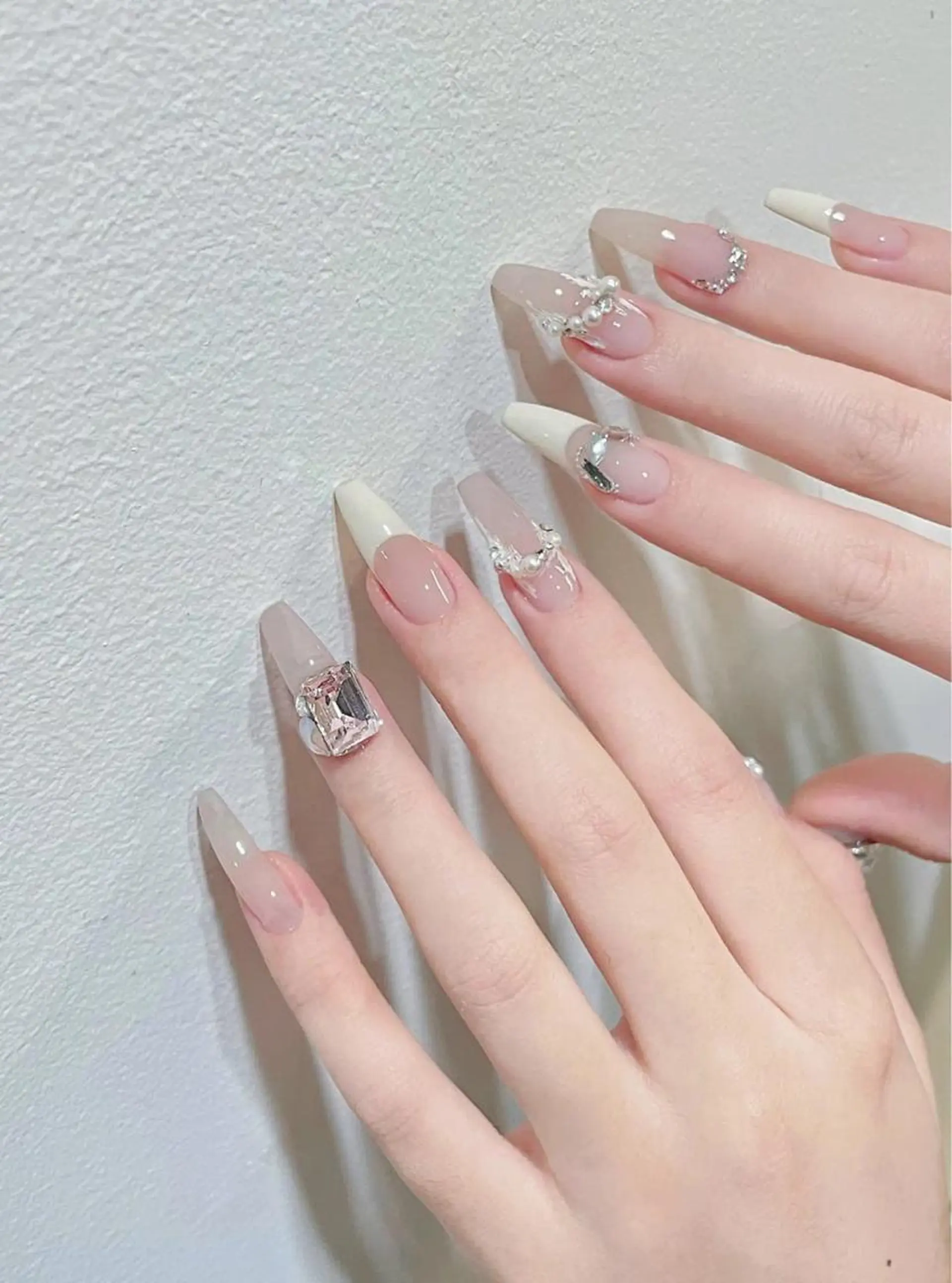 ネイル ハンドネイル AngelChris ビューティーサロンのネイルデザイン