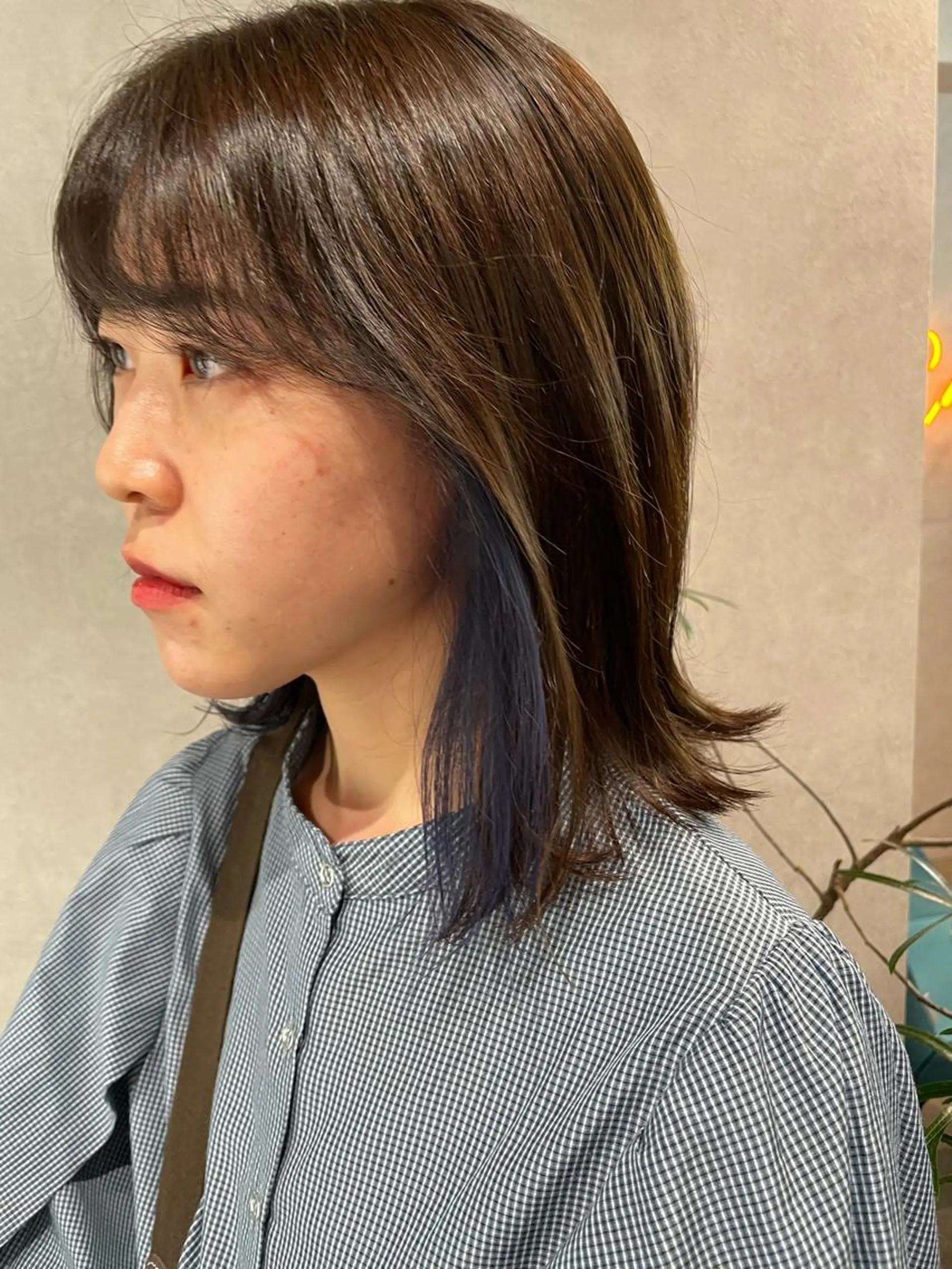 ミディアム カラー ブルーカラー イヤリングカラー ヘアカラー ナチュラル透明感🌱 小山美樹子のヘアスタイル