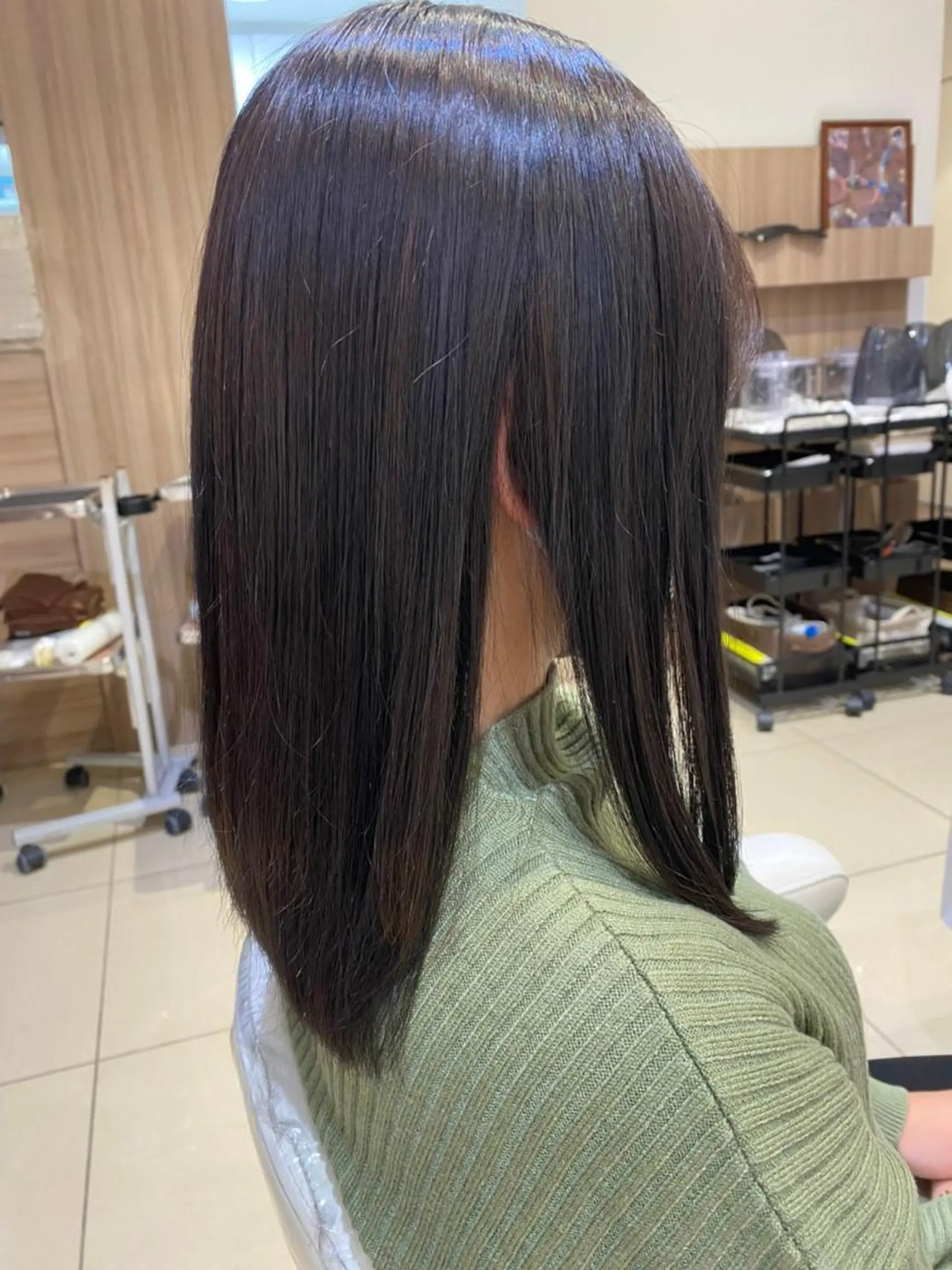 セミロング カラー 美髪艶カラー💎✨ モエのヘアスタイル