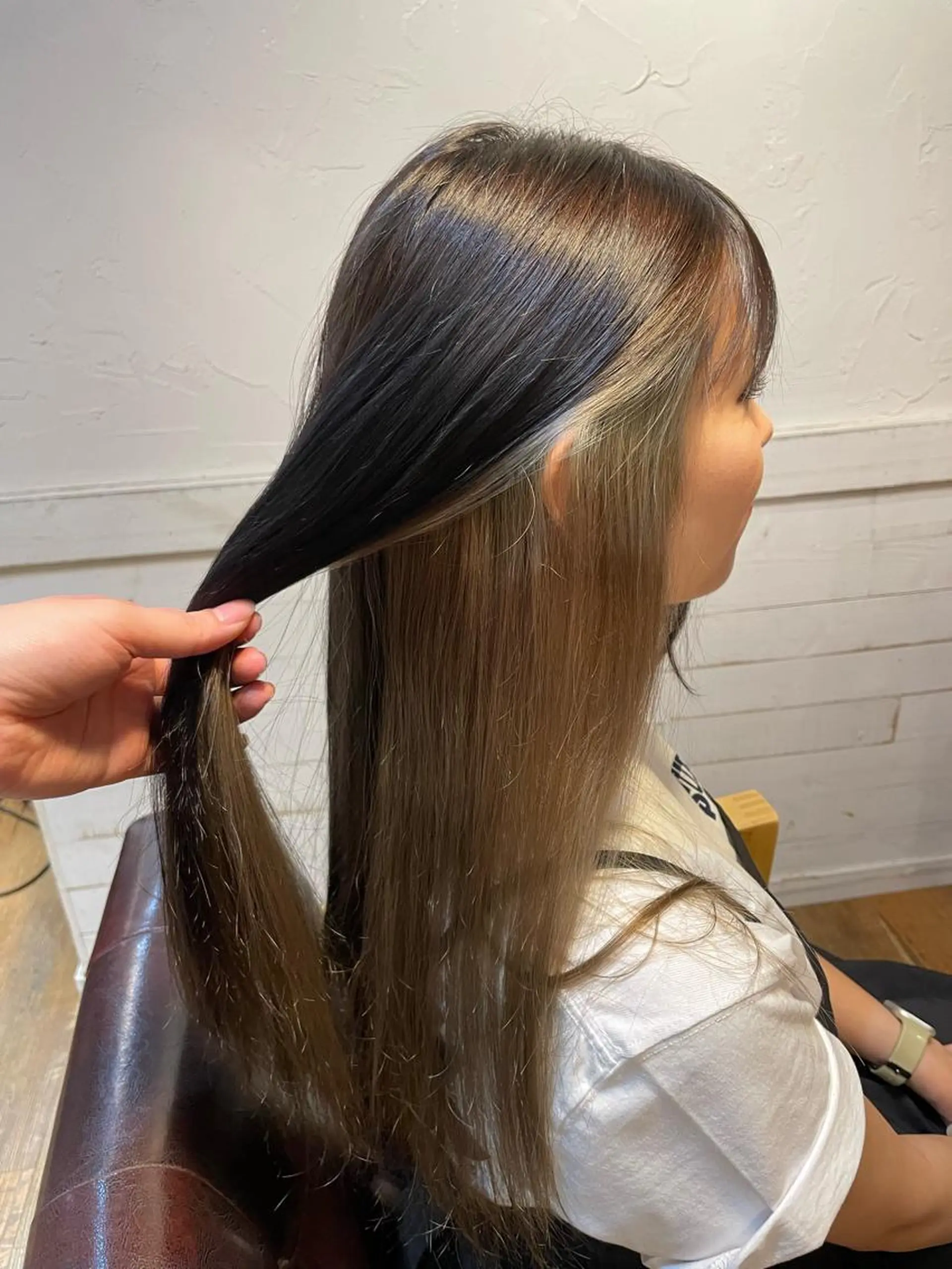 ロング 黒岩 明日美のヘアスタイル