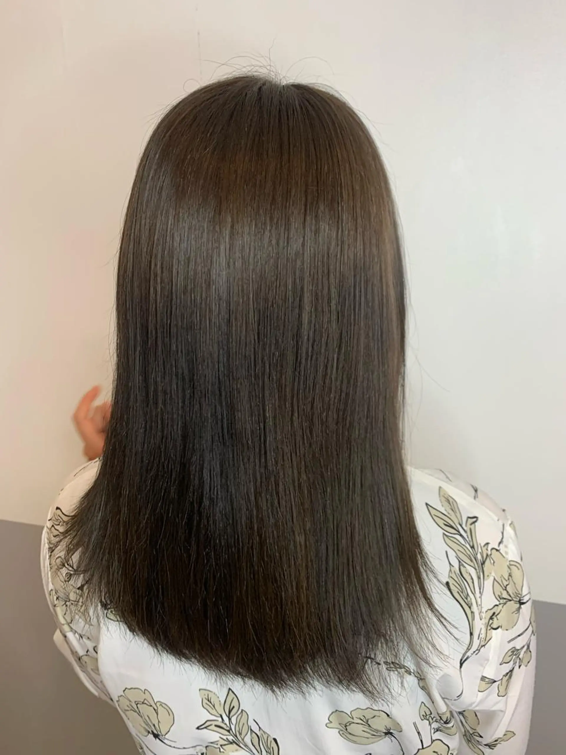 ミディアム ミディアムパーマ トリートメント トップ スタイリストのヘアスタイル