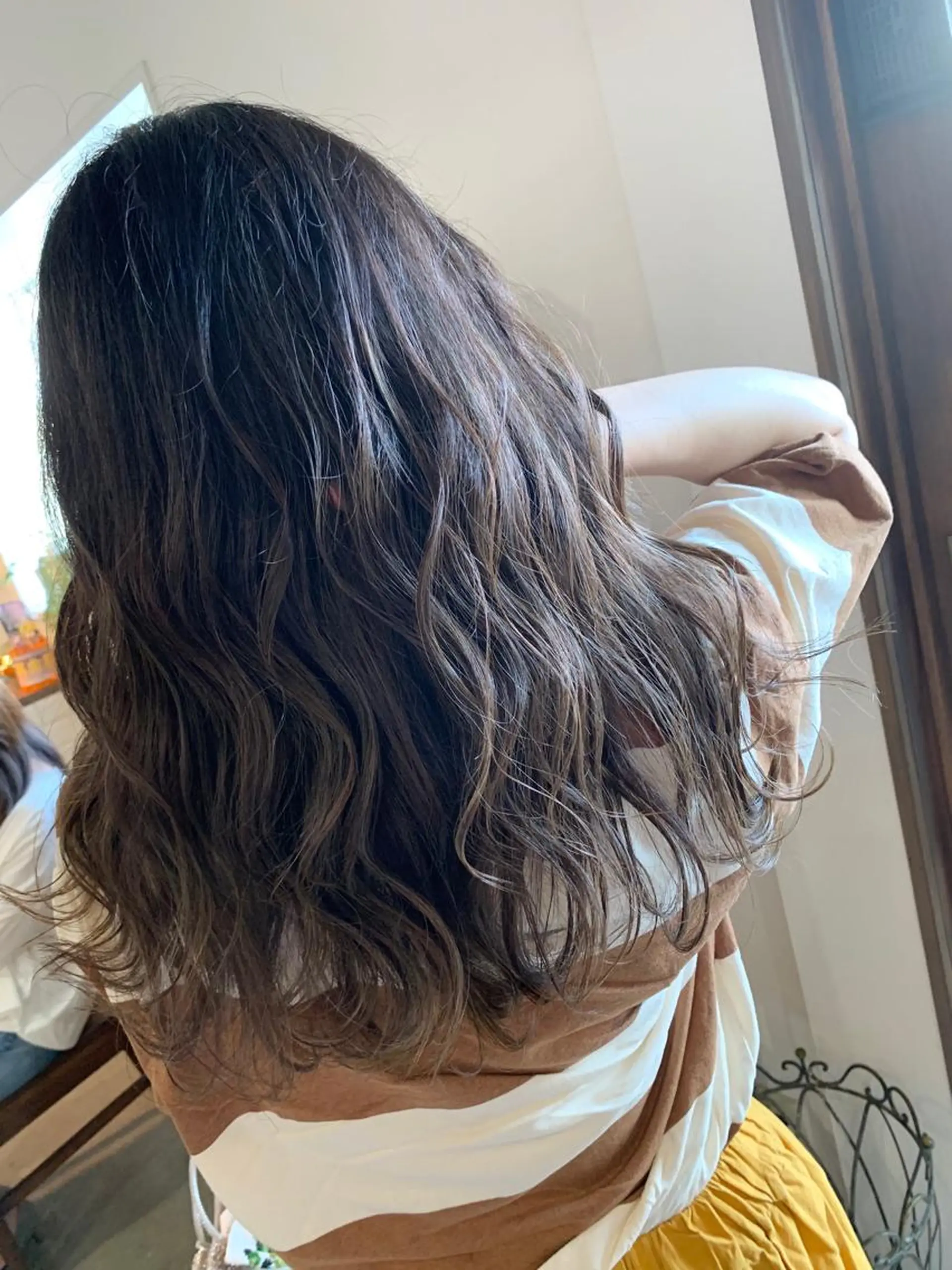 セミロング yoshihara yuukiのヘアスタイル